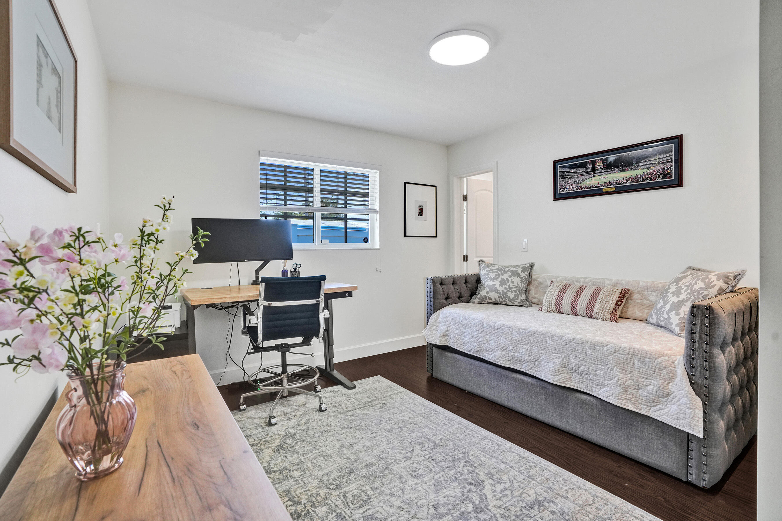 IMPERIAL POINT 2 SEC - Residential
