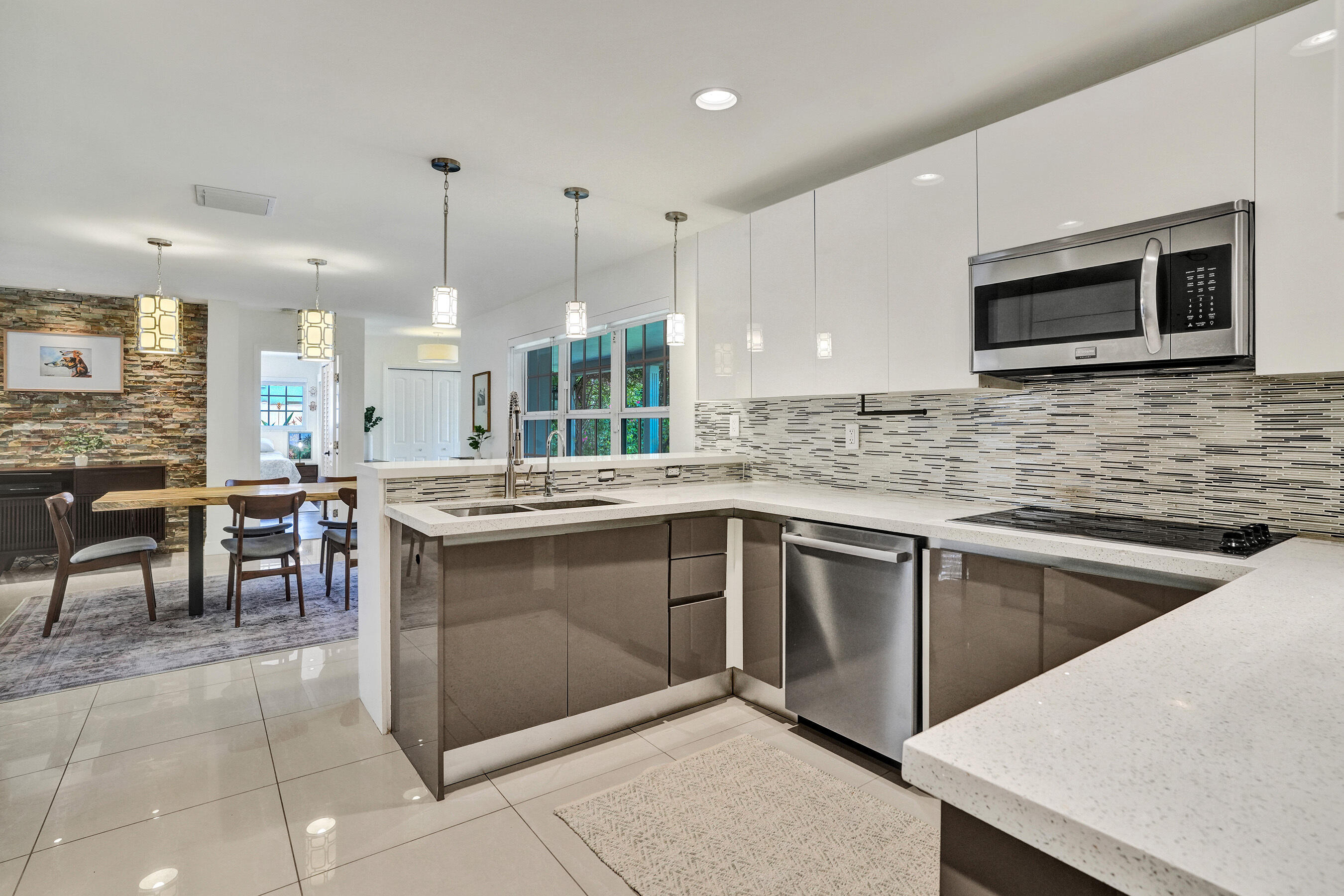IMPERIAL POINT 2 SEC - Residential
