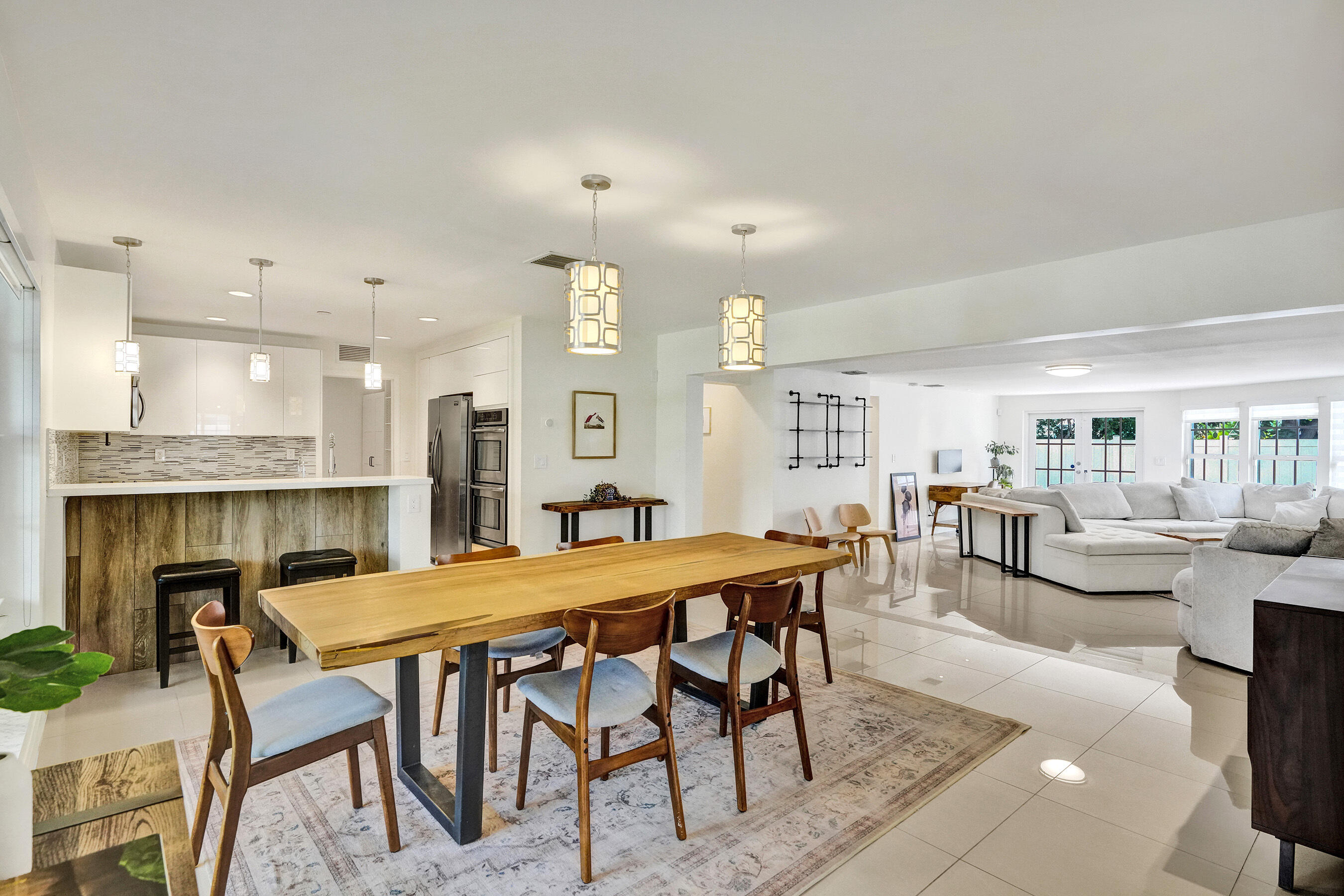 IMPERIAL POINT 2 SEC - Residential