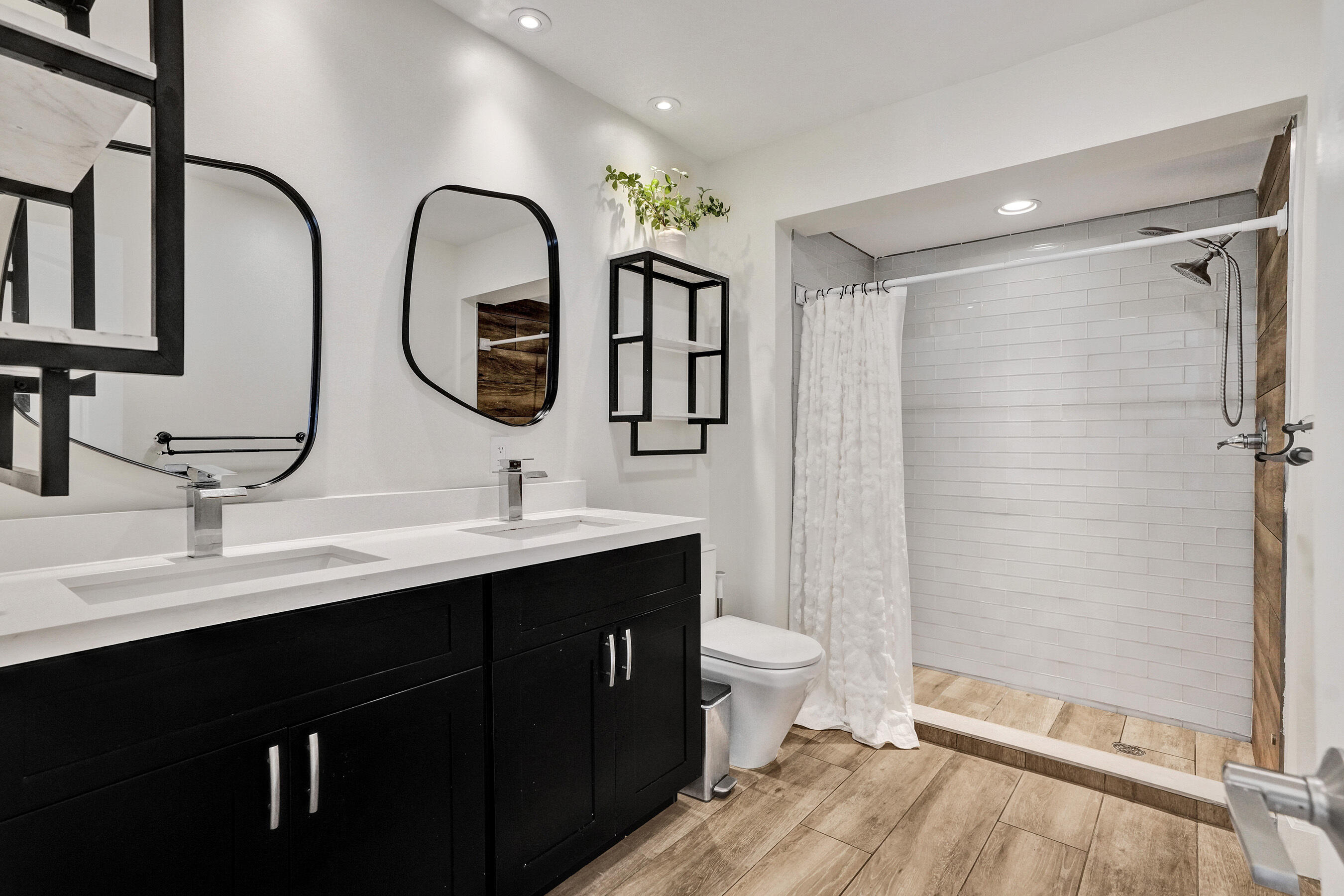 IMPERIAL POINT 2 SEC - Residential