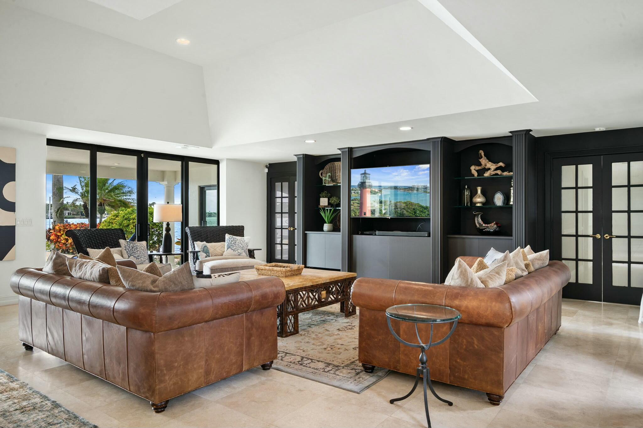 Tequesta Country Club - Residential
