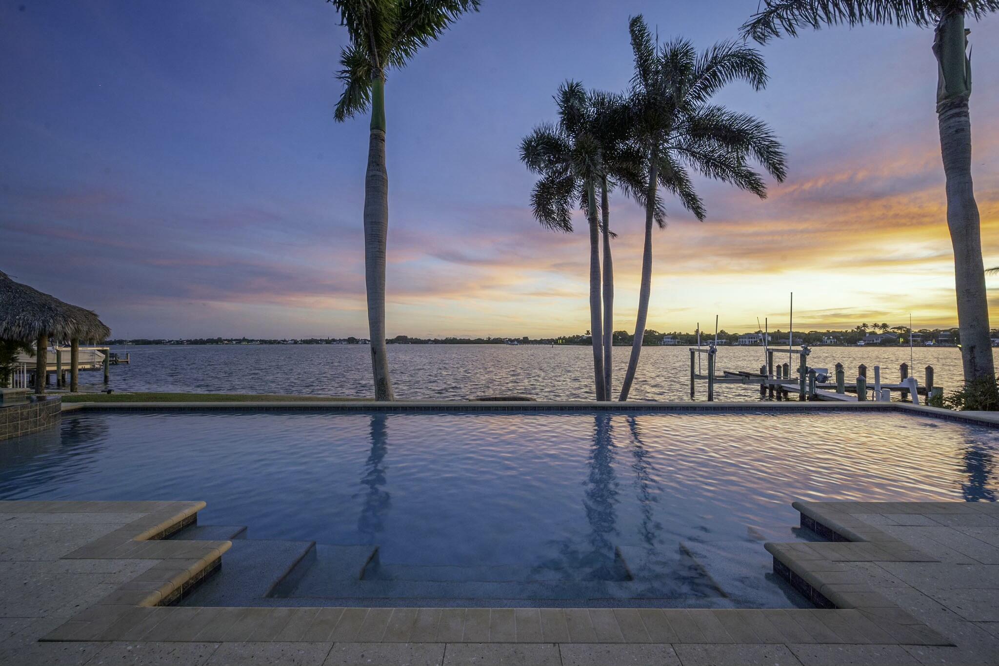 Tequesta Country Club - Residential