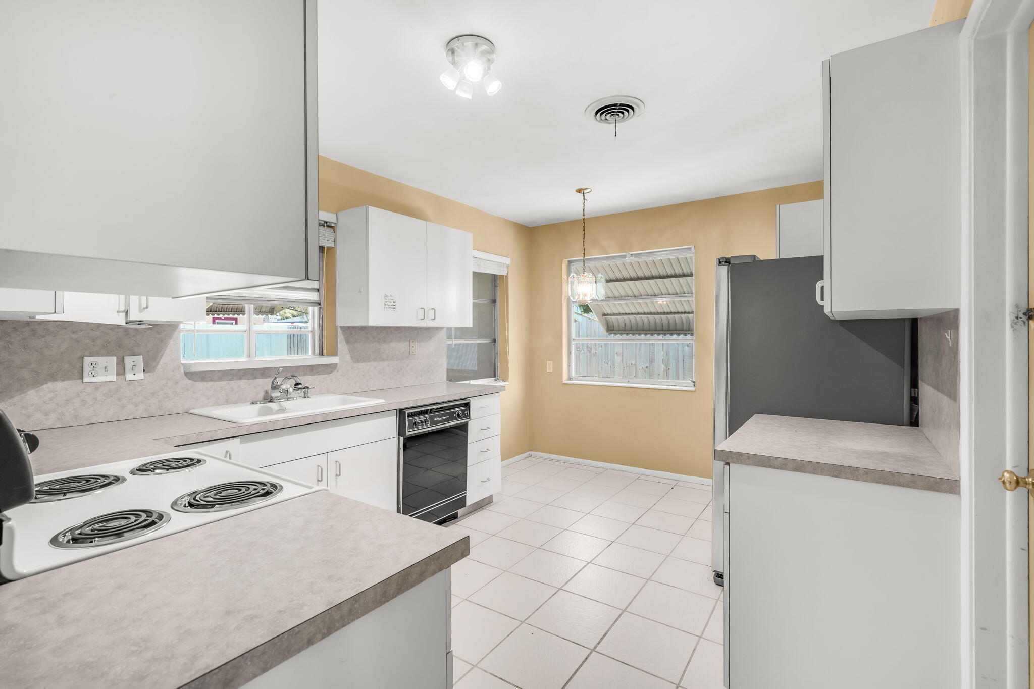 CORAL KEY HARBOR - Residential