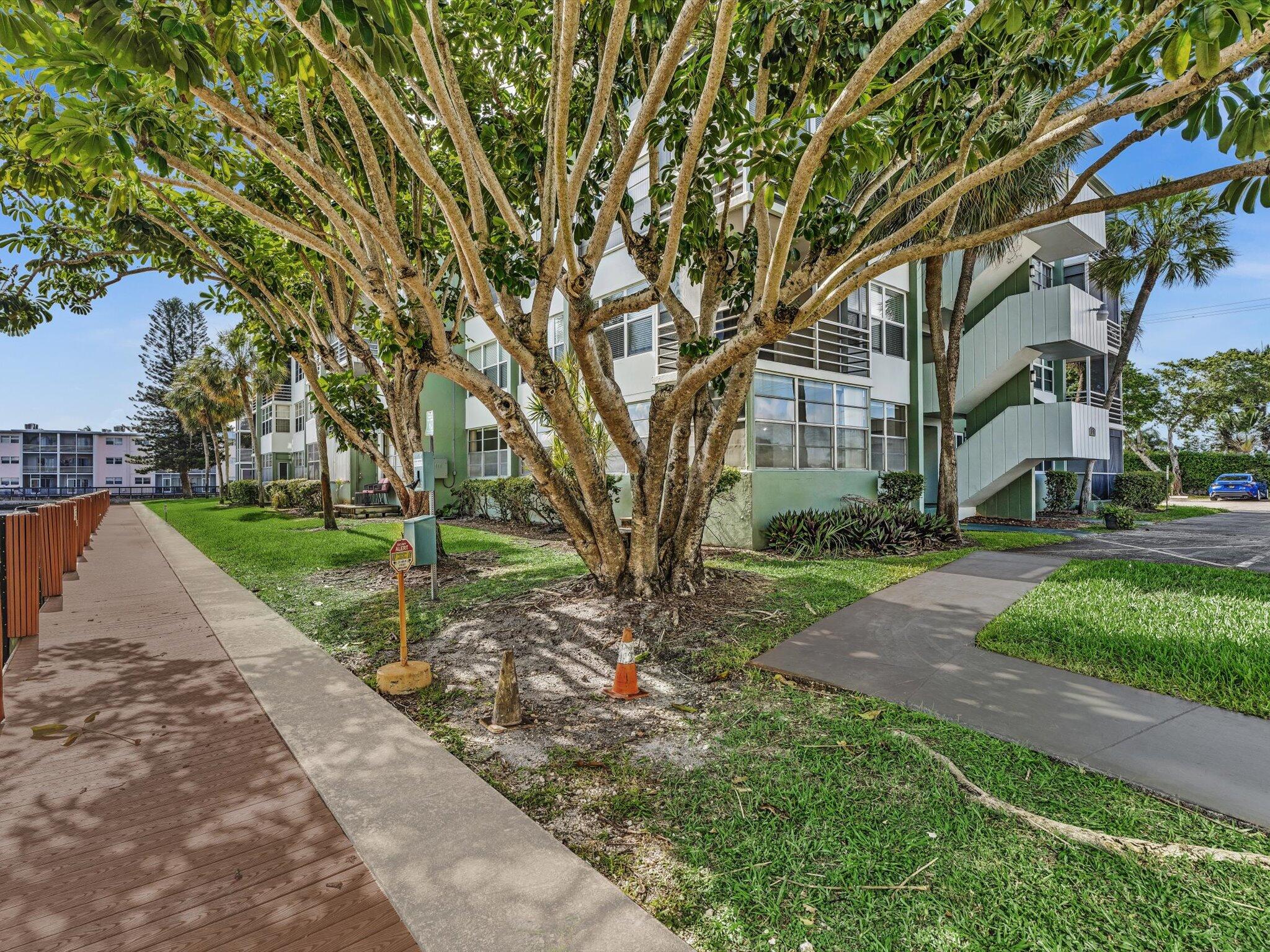 WATERGATE CONDOMINIUM NO 4 - Residential
