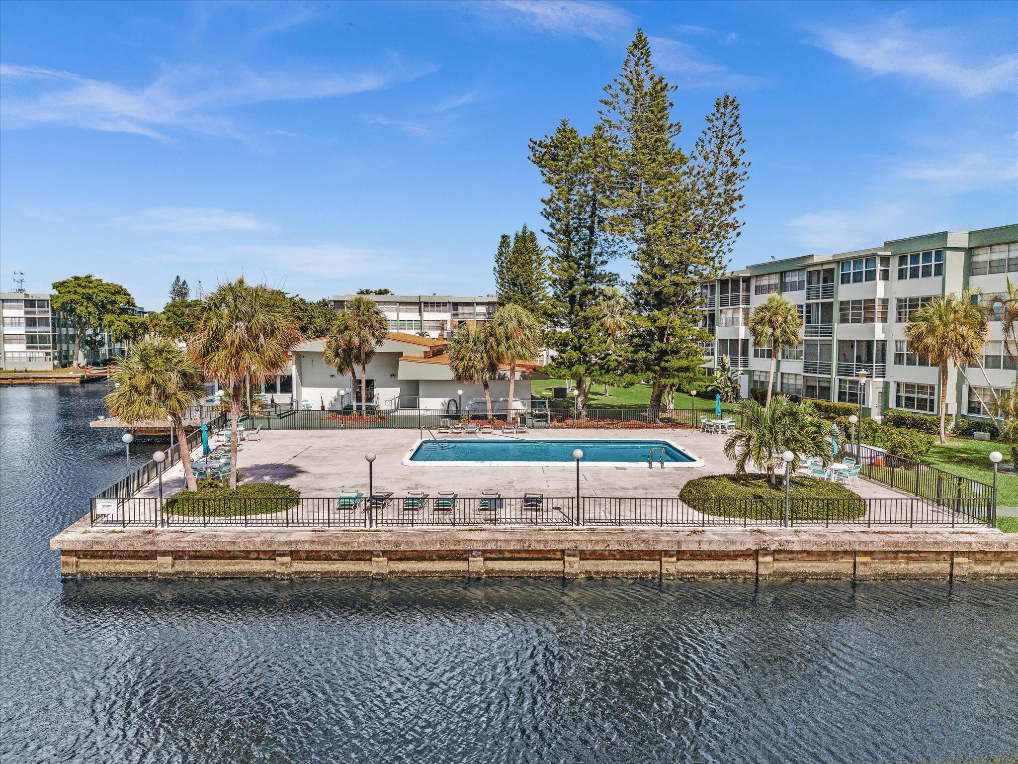WATERGATE CONDOMINIUM NO 4 - Residential
