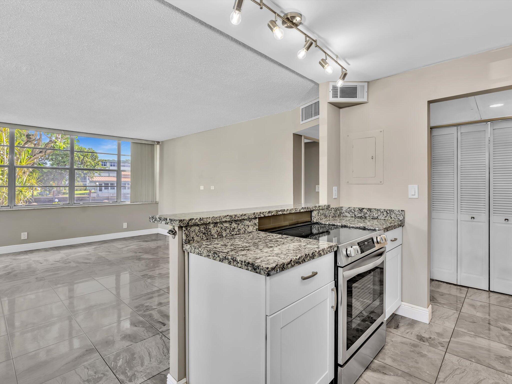 WATERGATE CONDOMINIUM NO 4 - Residential