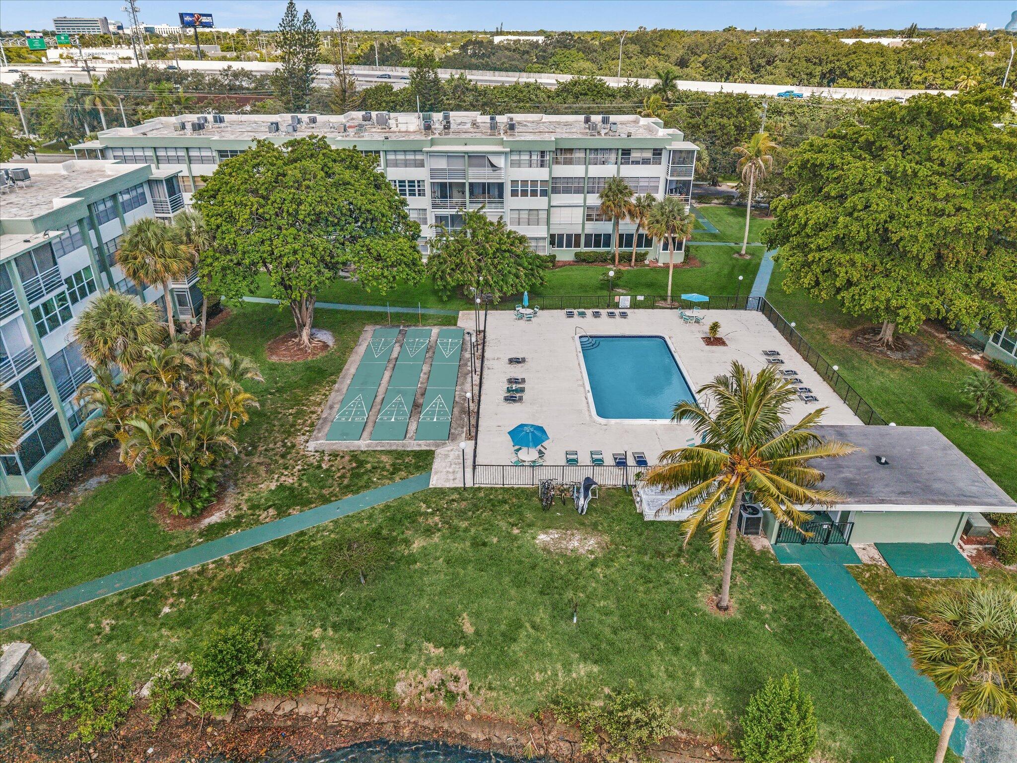 WATERGATE CONDOMINIUM NO 4 - Residential
