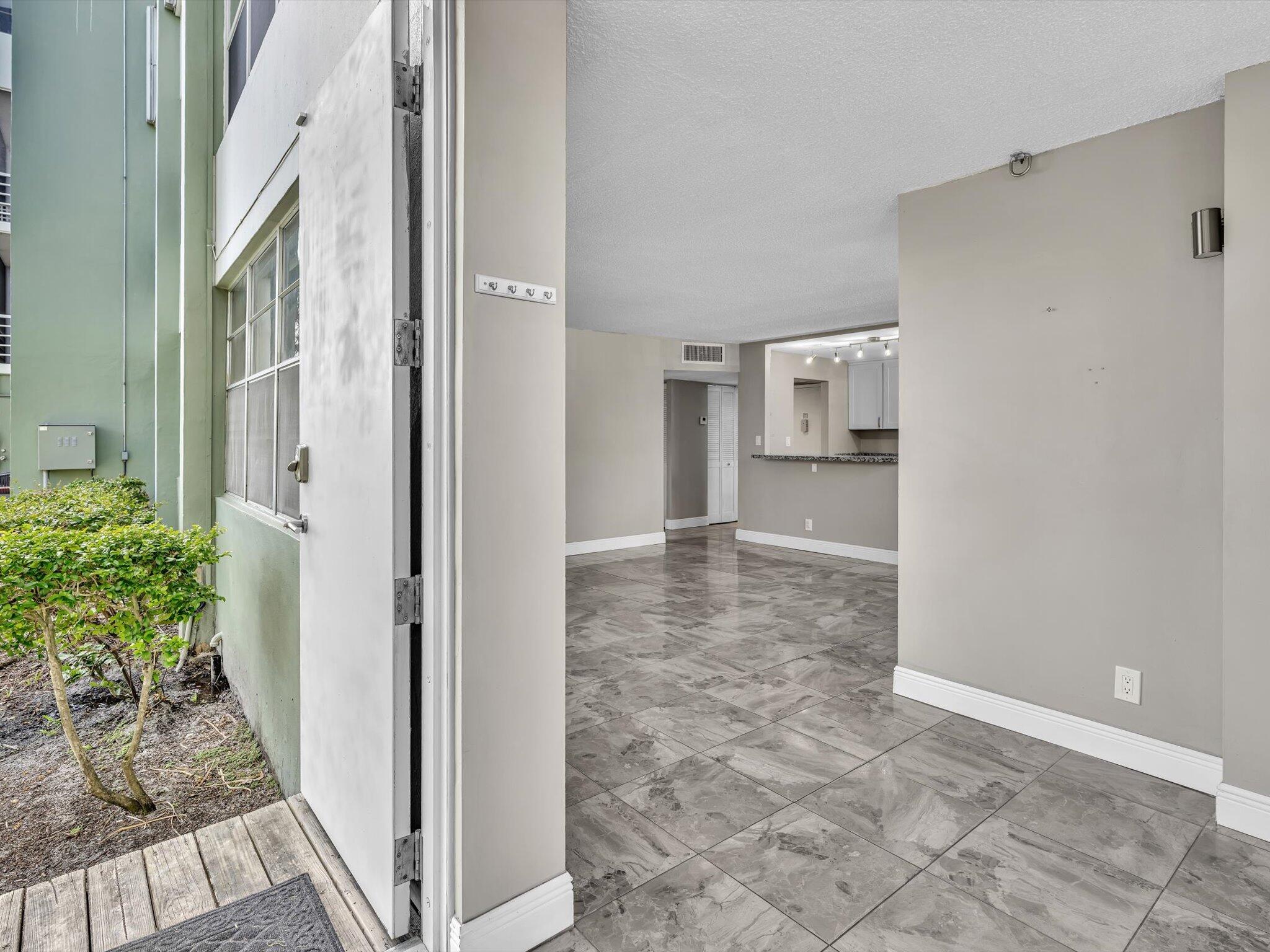 WATERGATE CONDOMINIUM NO 4 - Residential