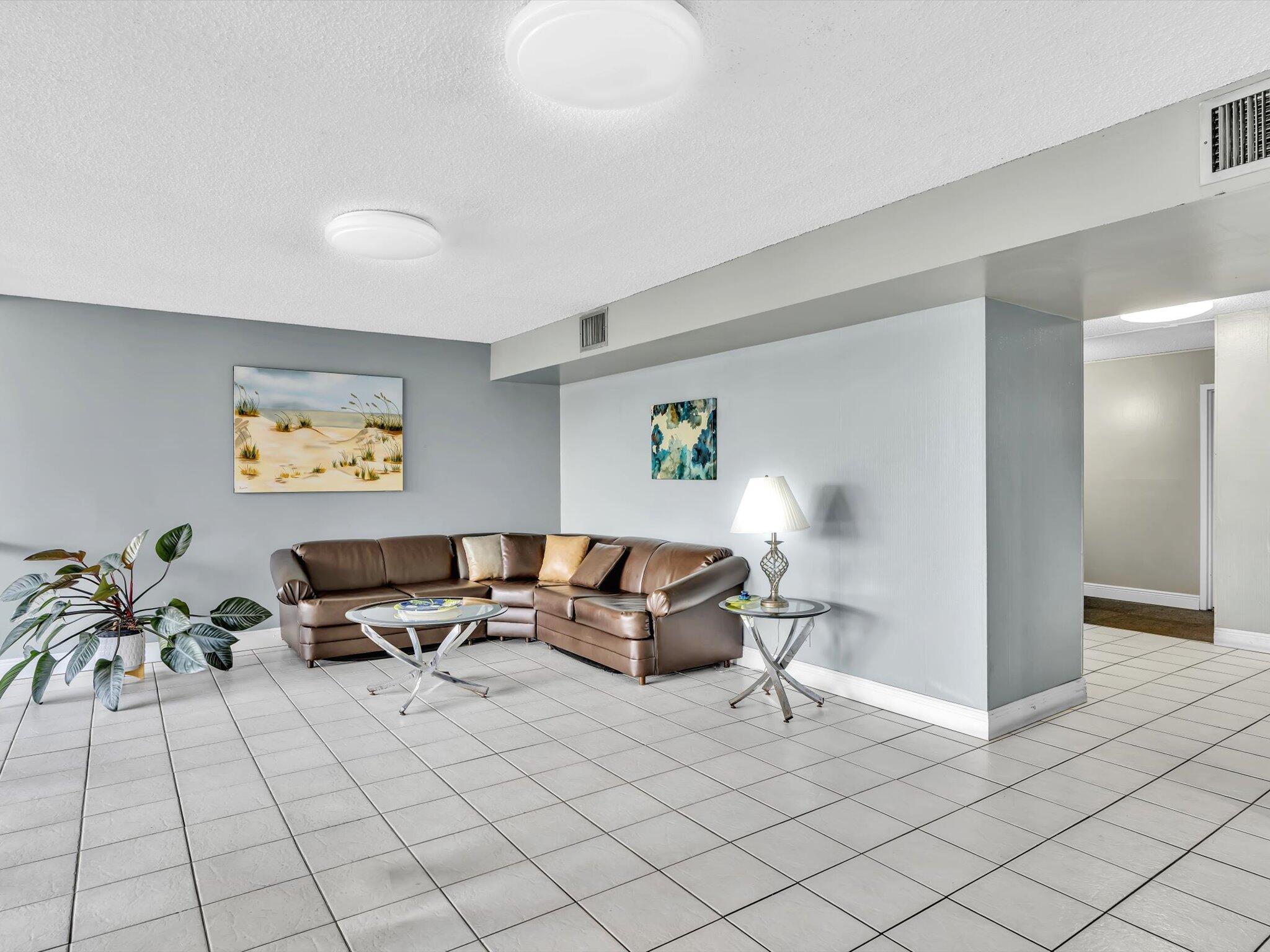 WATERGATE CONDOMINIUM NO 4 - Residential