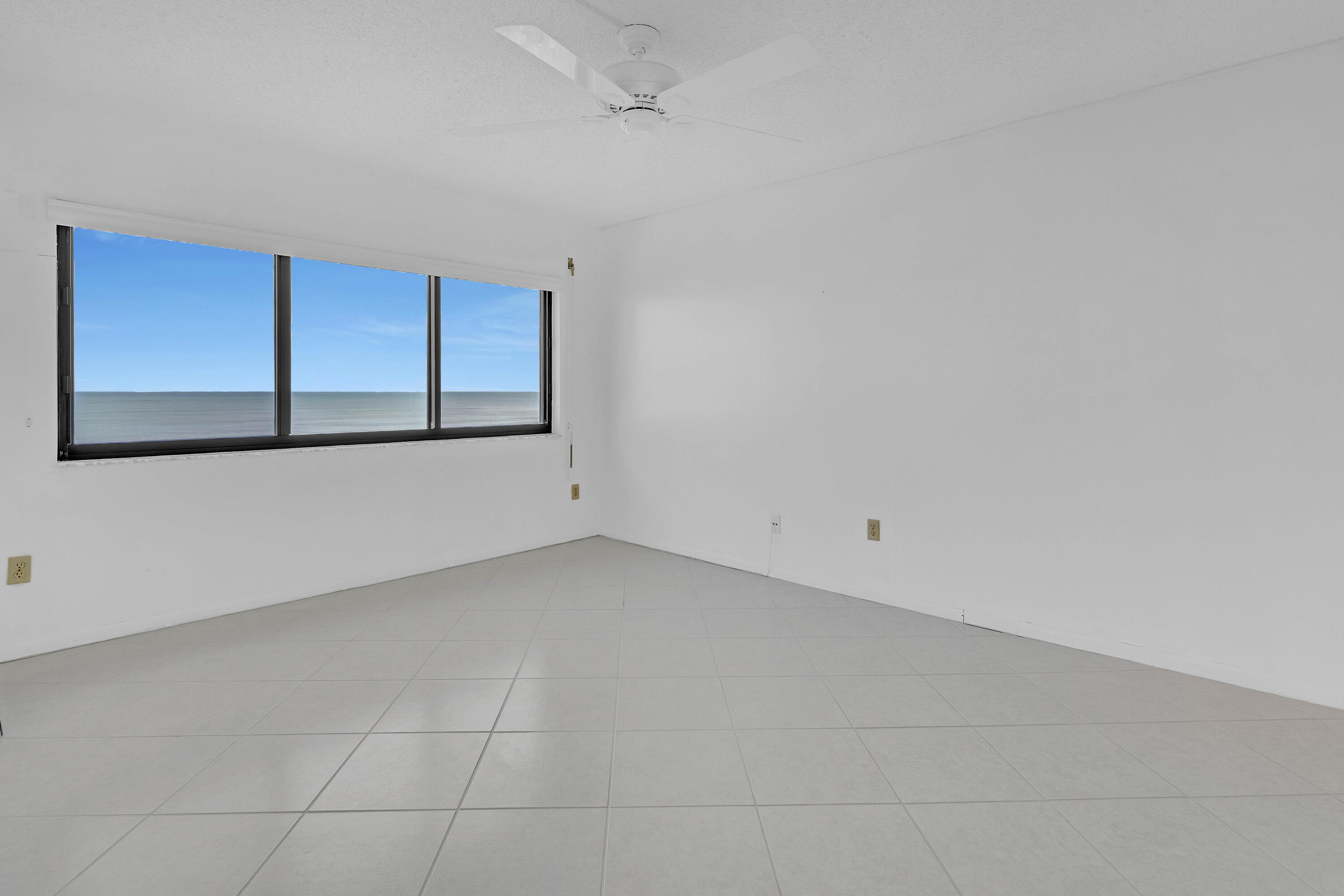 OCEAN HARBOUR SOUTH CONDOMINIUM - Residential