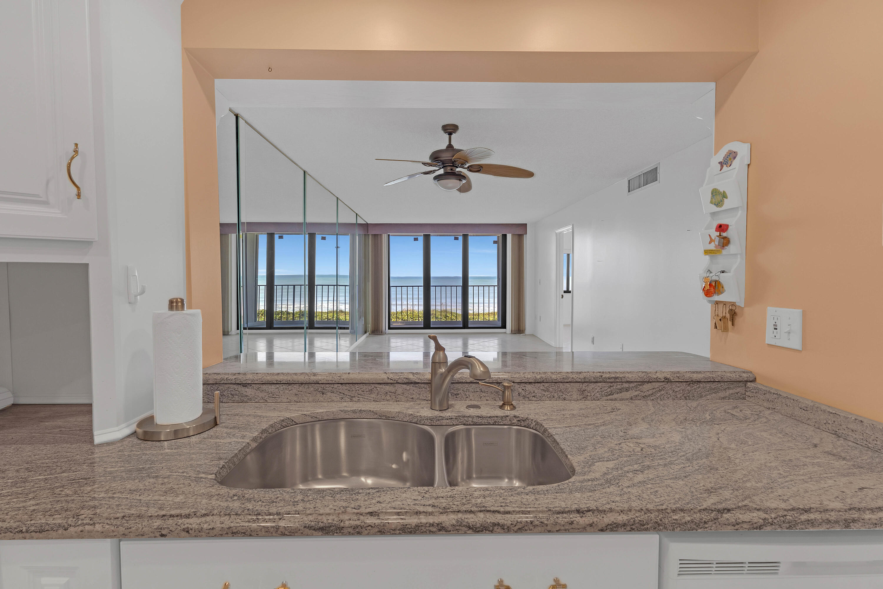 OCEAN HARBOUR SOUTH CONDOMINIUM - Residential
