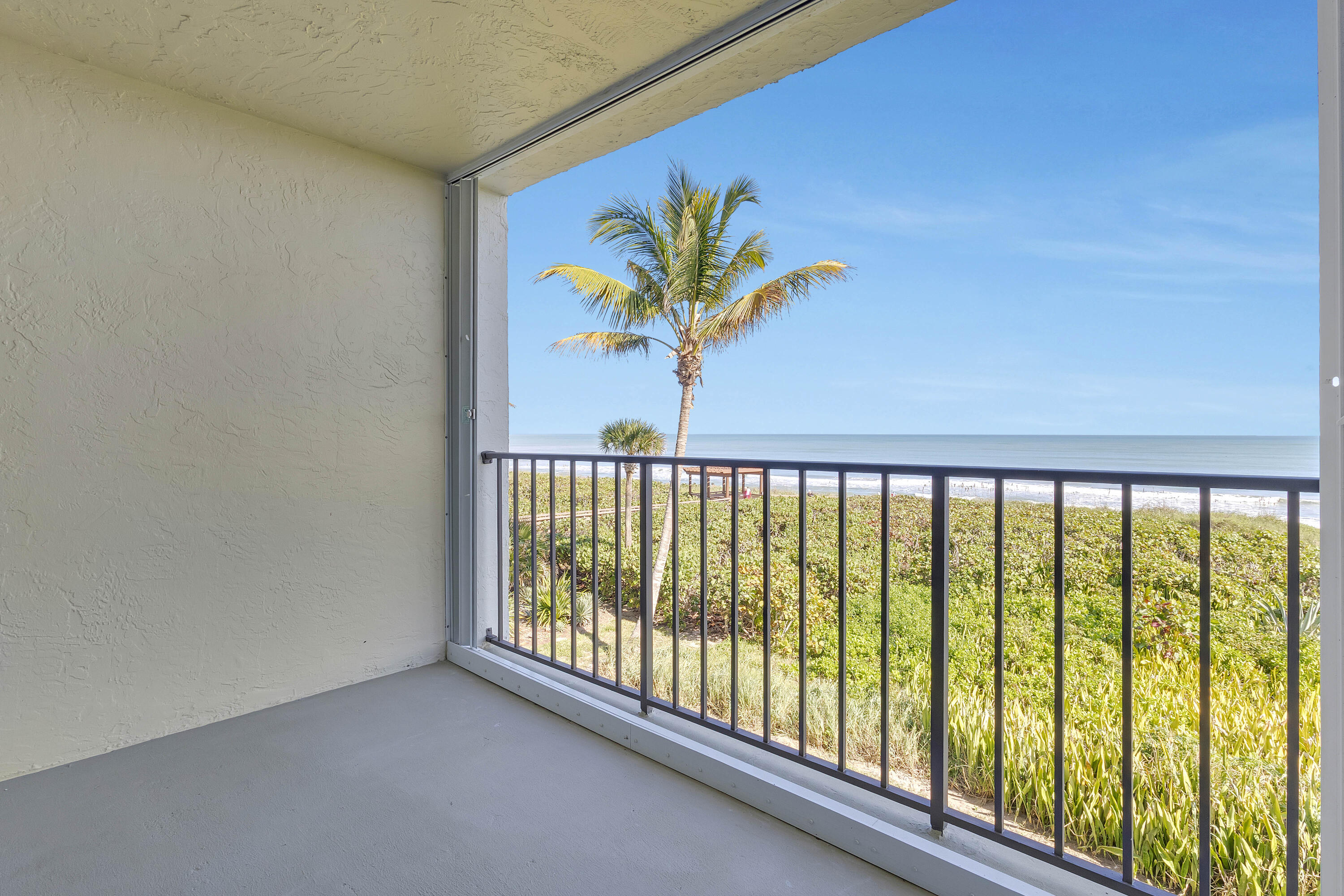 OCEAN HARBOUR SOUTH CONDOMINIUM - Residential