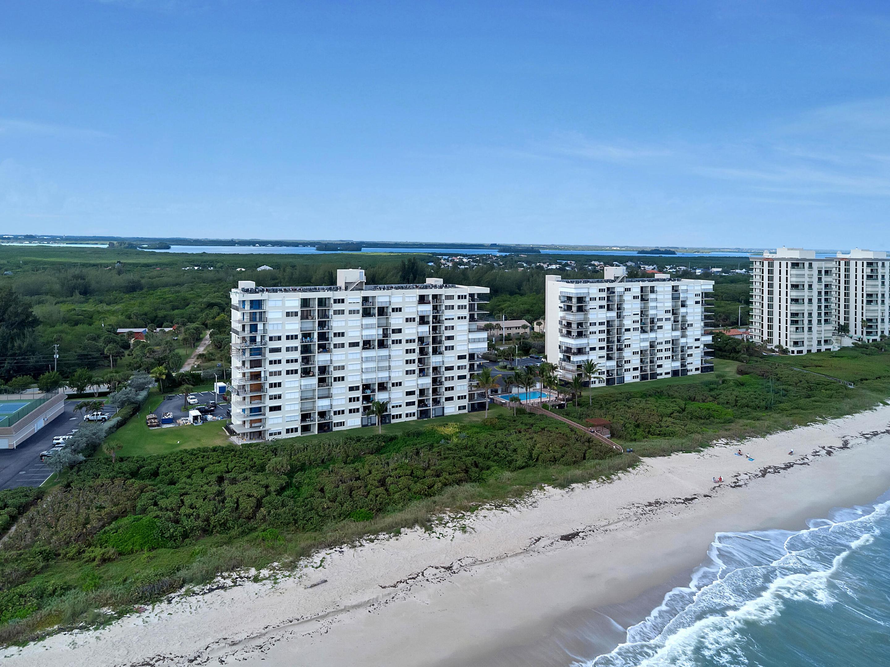 OCEAN HARBOUR SOUTH CONDOMINIUM - Residential