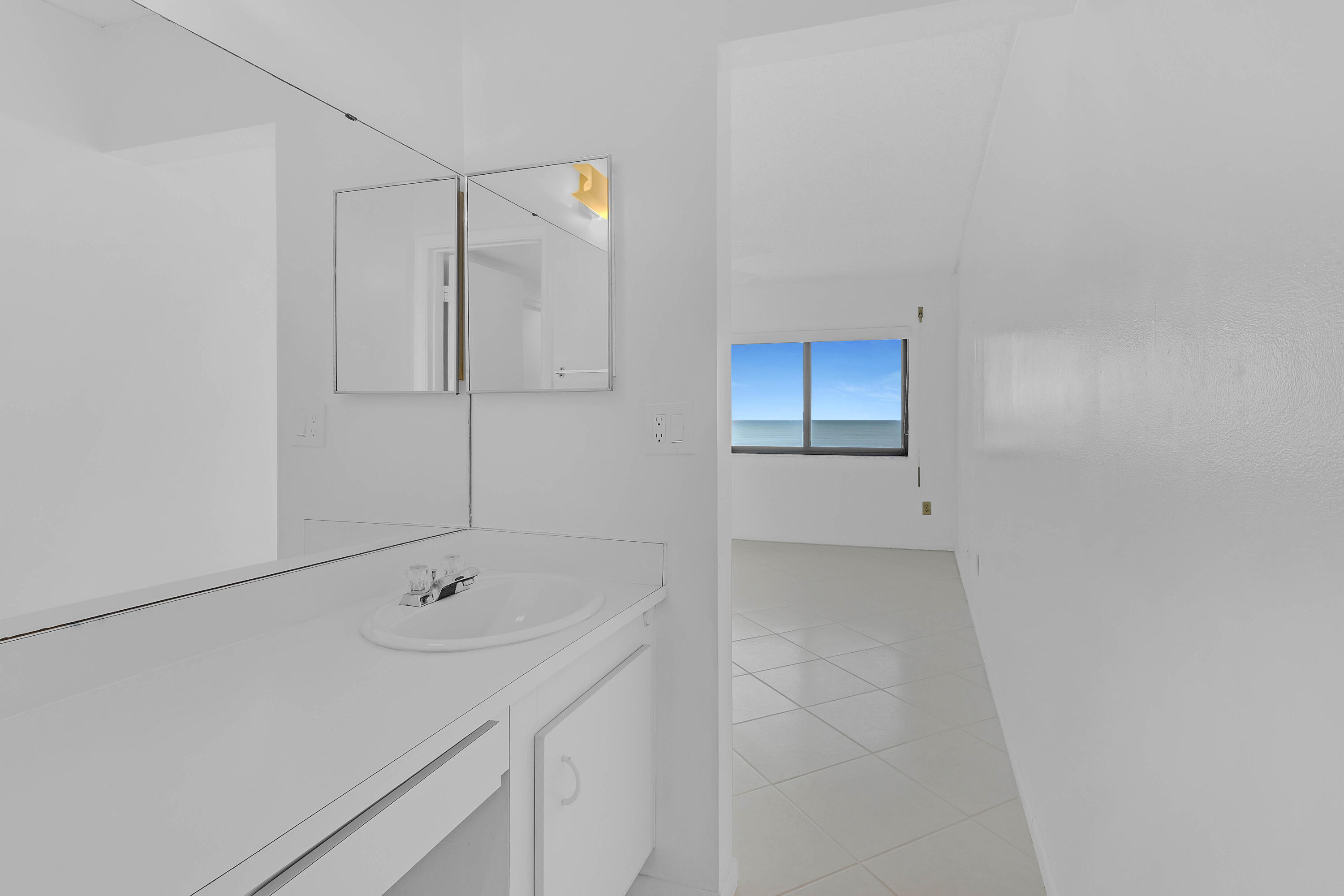 OCEAN HARBOUR SOUTH CONDOMINIUM - Residential