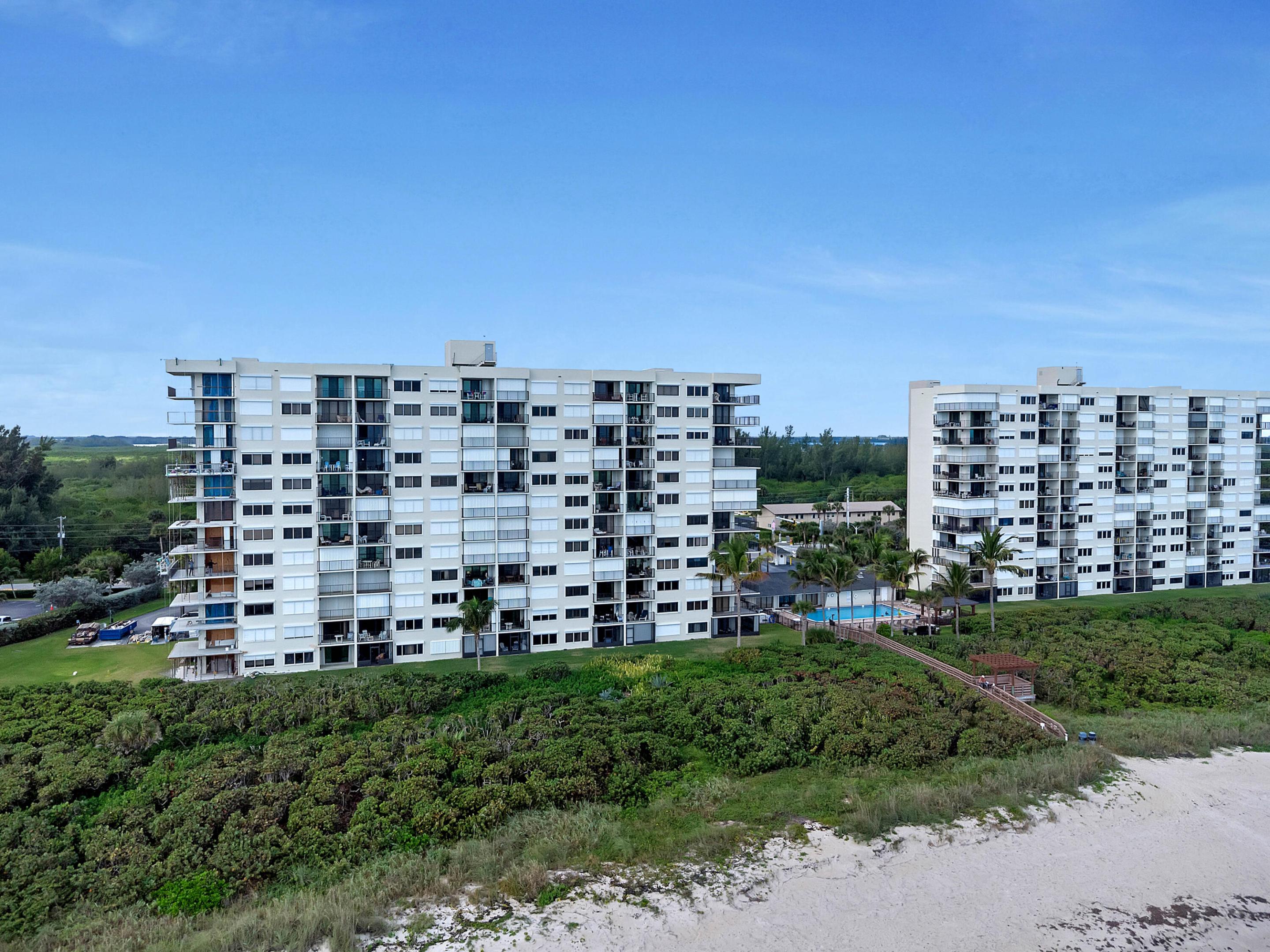 OCEAN HARBOUR SOUTH CONDOMINIUM - Residential