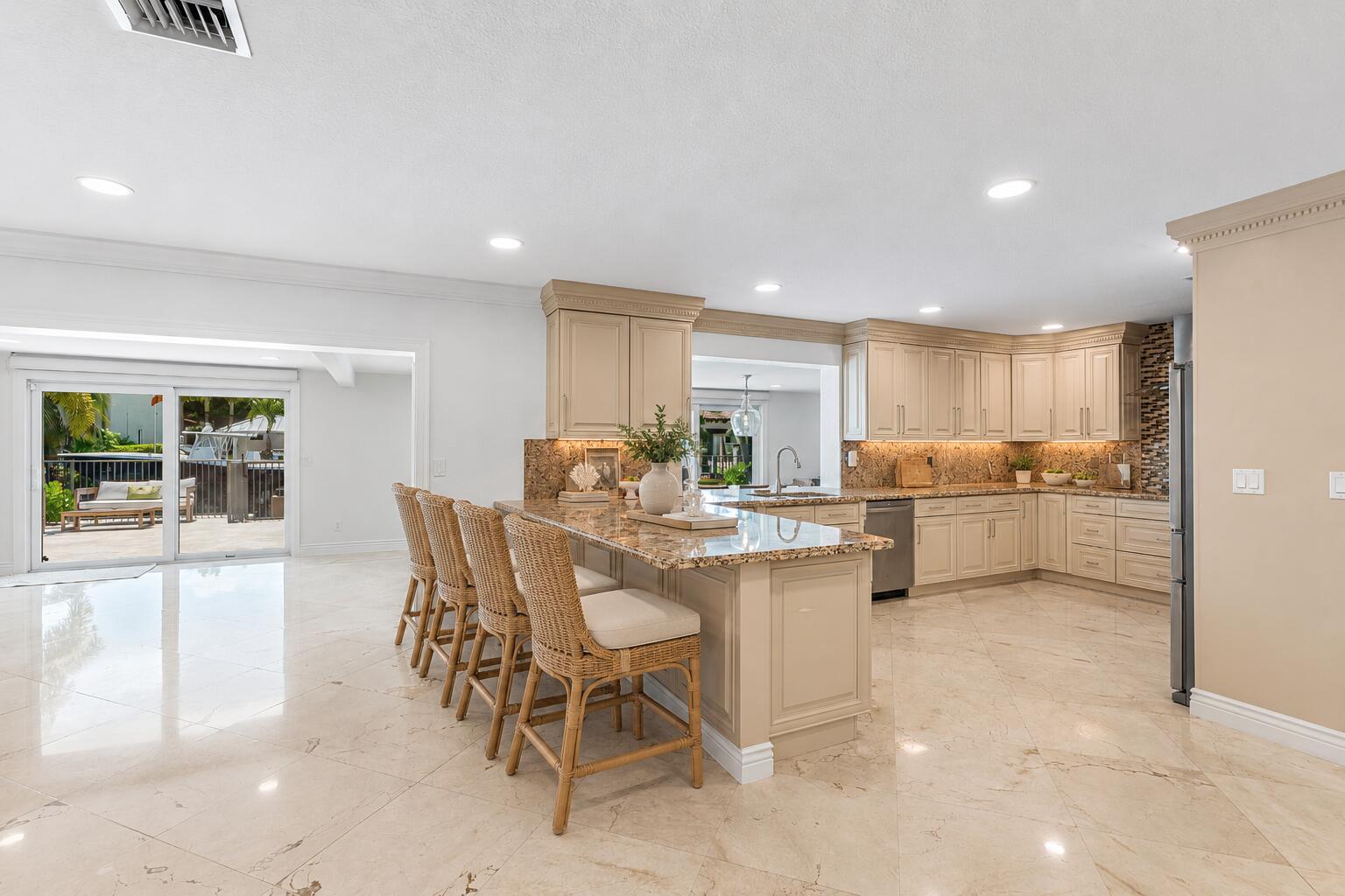 VENETIAN ISLES 3RD SEC - Residential