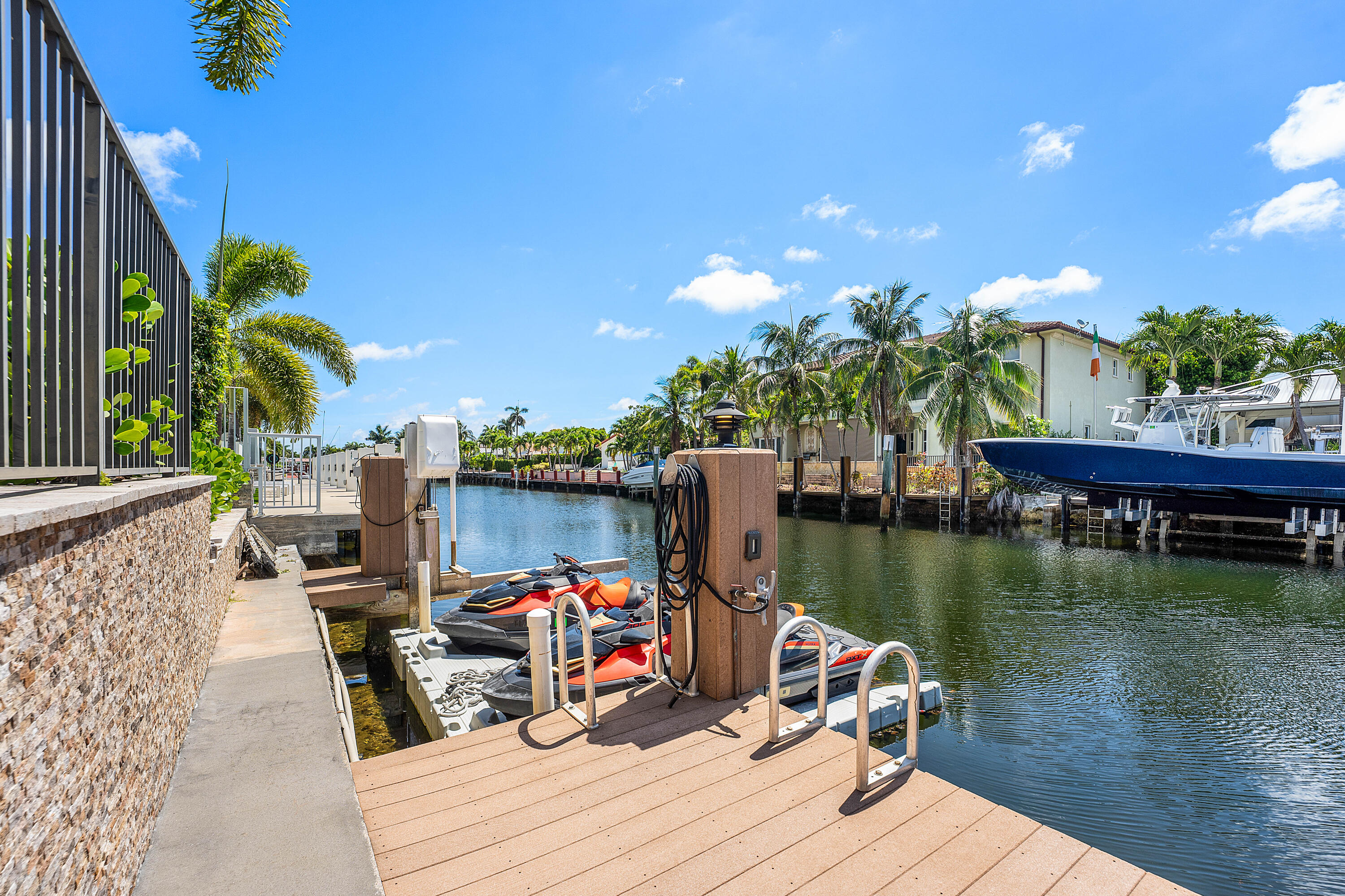 VENETIAN ISLES 3RD SEC - Residential
