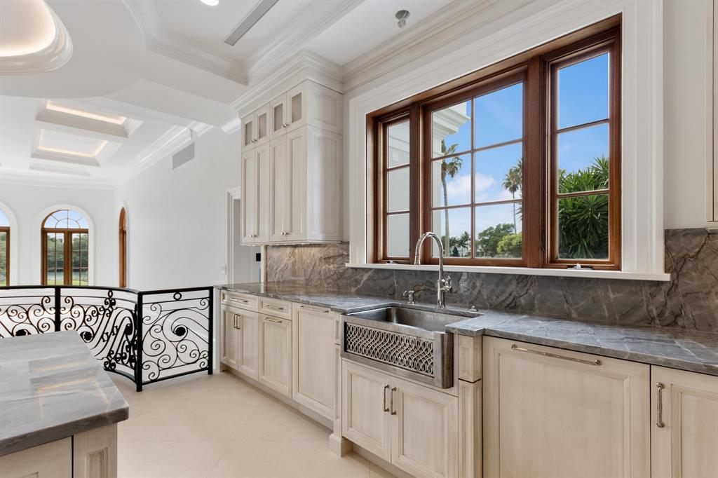 SAILFISH POINT - Residential