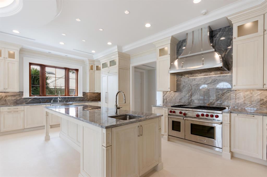 SAILFISH POINT - Residential
