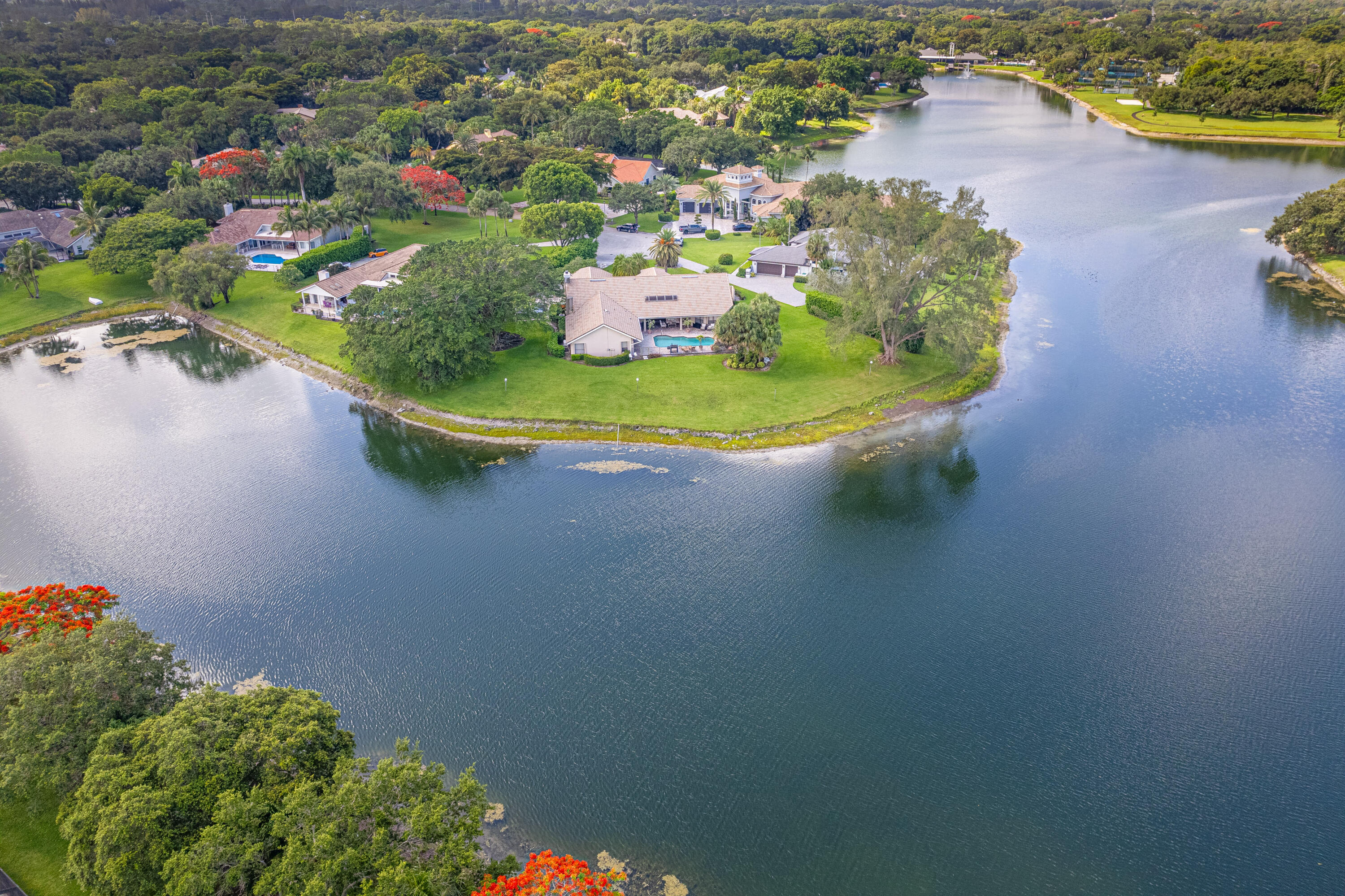 PARKLAND LAKES - Residential