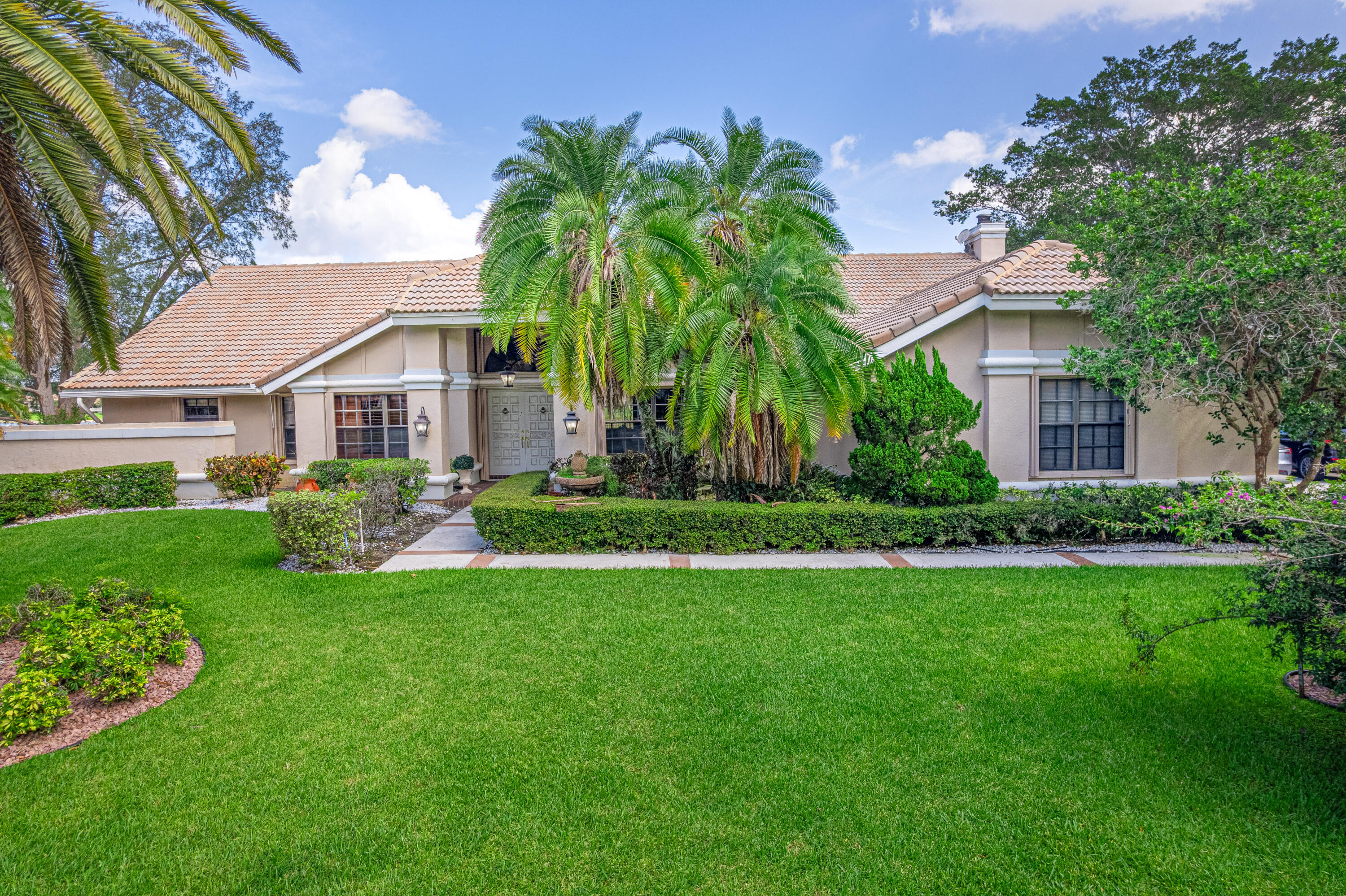 PARKLAND LAKES - Residential