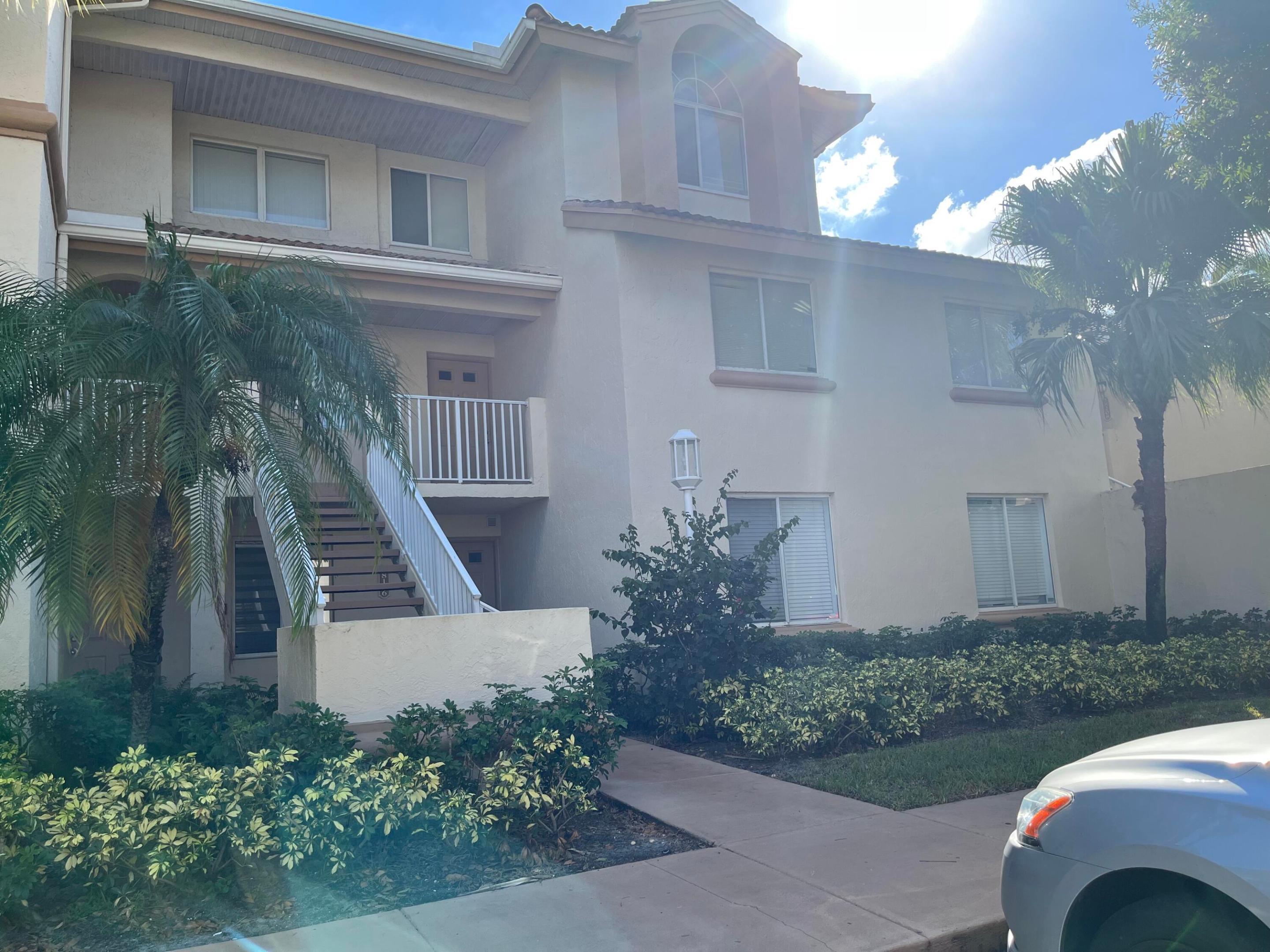 STERLING VILLAGES OF PALM BEACH LAKES CONDO - Residential Lease