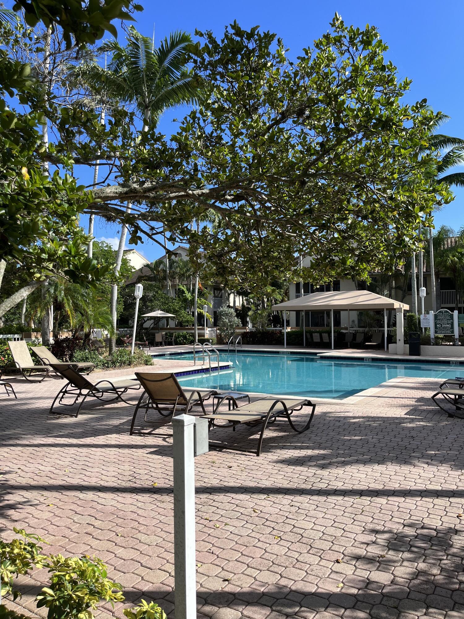STERLING VILLAGES OF PALM BEACH LAKES CONDO - Residential Lease