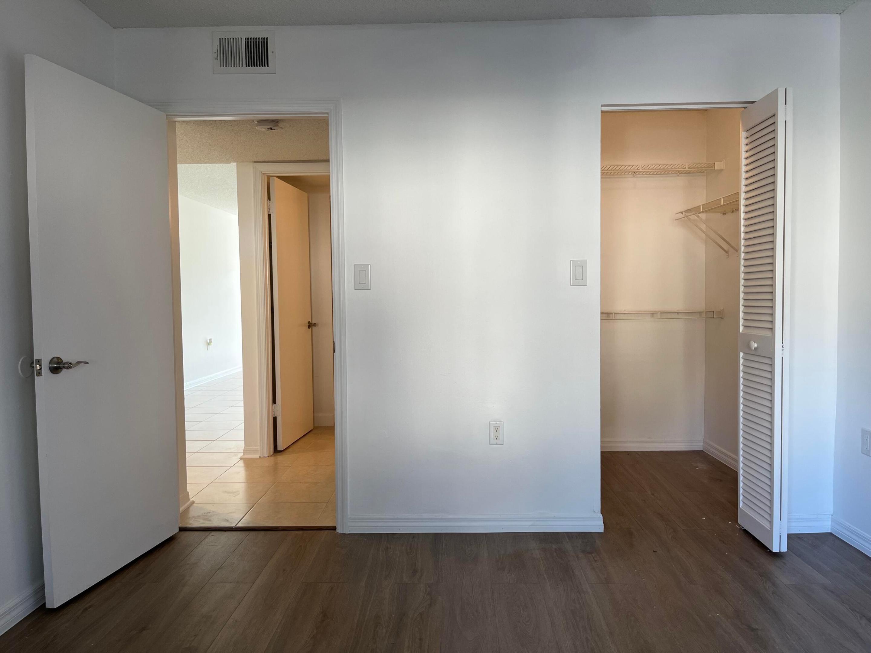 STERLING VILLAGES OF PALM BEACH LAKES CONDO - Residential Lease