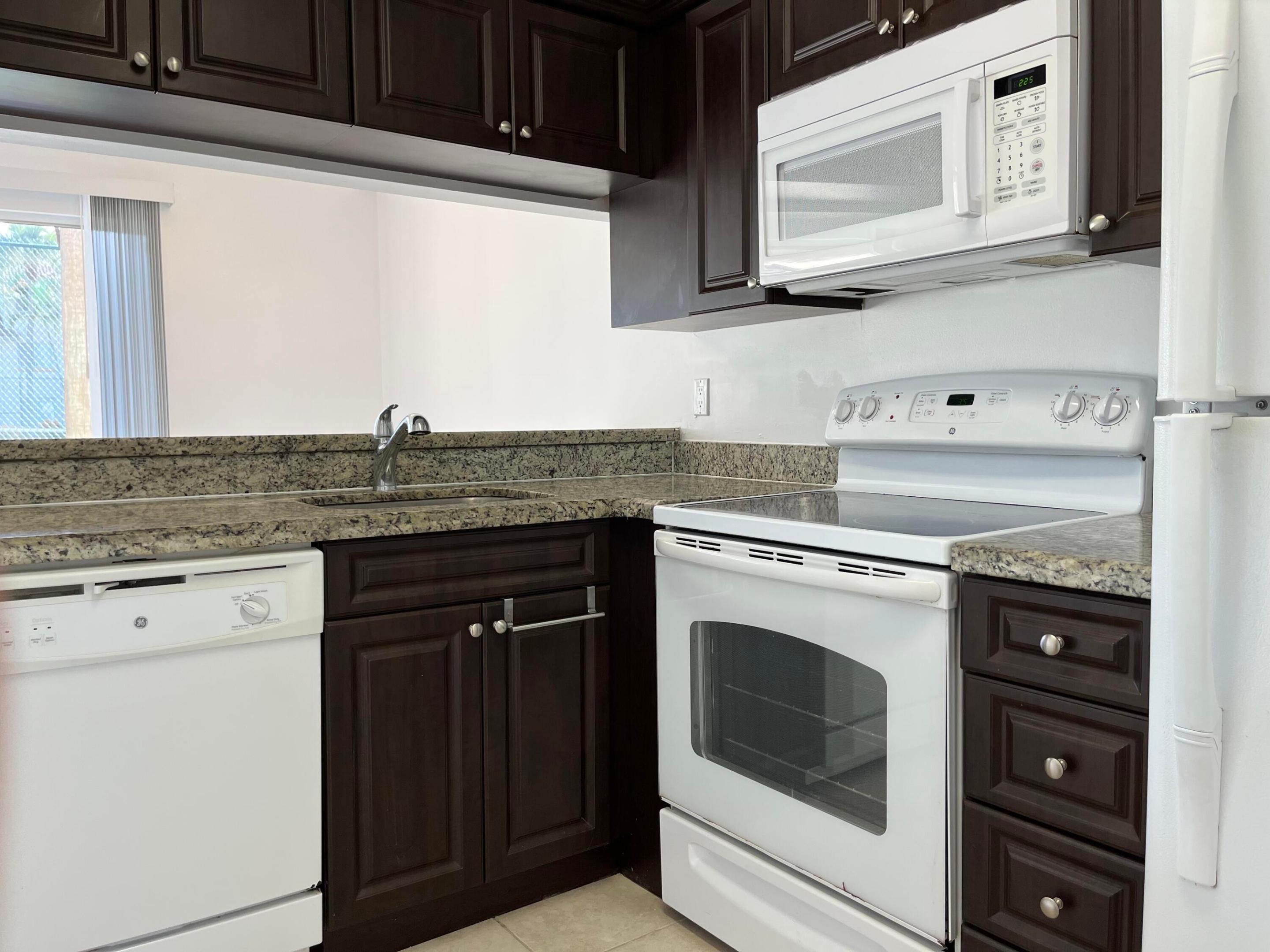 Recently remoled ad freshly painted this 1/1 unit features granite counter tops and Burgundy cabinets, laundry inside the unit, communityw offers swimming pool, Jacuzzi,gym, carwash and vacuum area, assigned Parkin space right in front of the unit. Water included in the rental price, as per HOA requirements 650 minimum credit score is required, pets are allowed with a pet fee