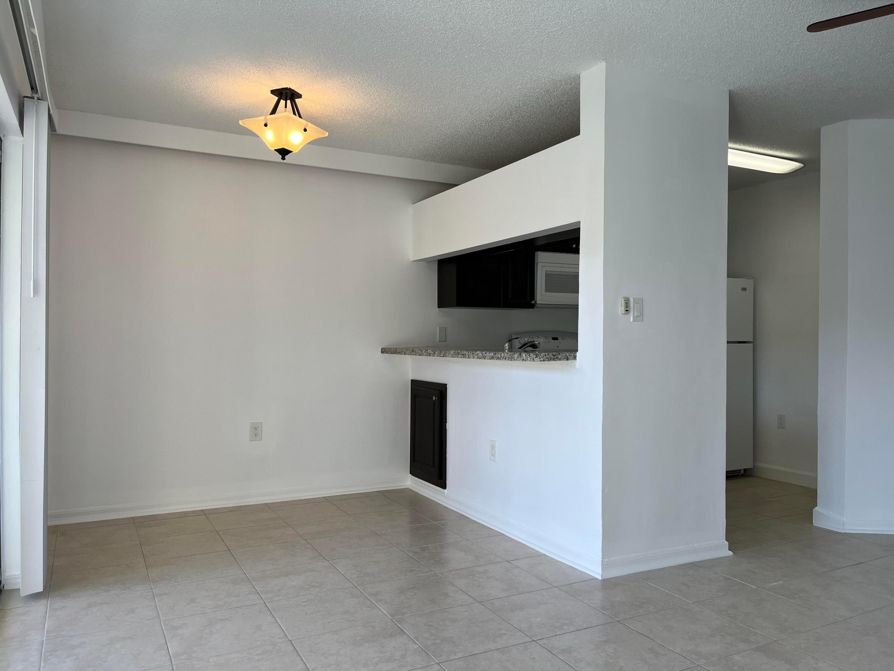 STERLING VILLAGES OF PALM BEACH LAKES CONDO - Residential Lease