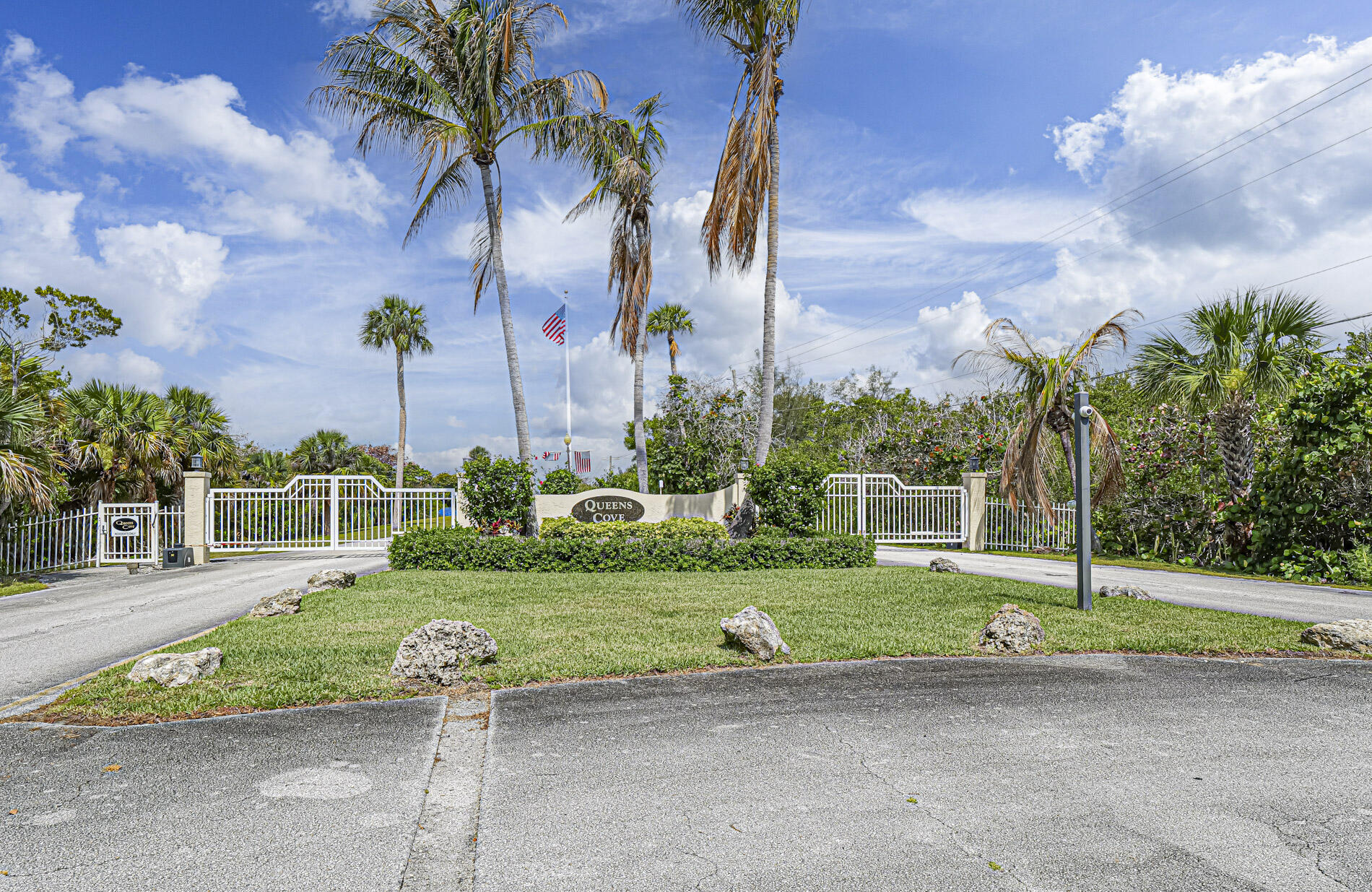 QUEEN'S COVE UNIT 2 - Residential