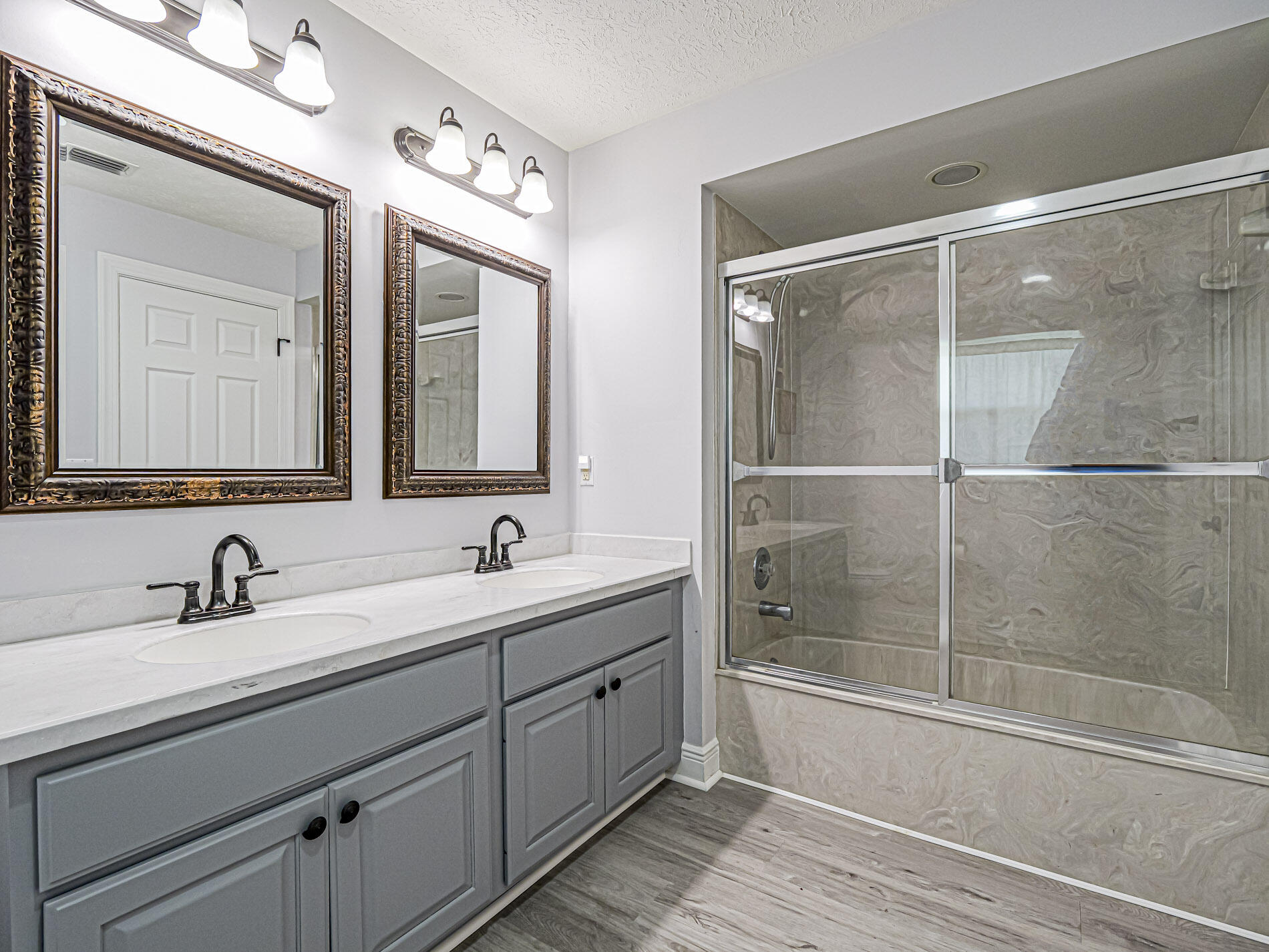 QUEEN'S COVE UNIT 2 - Residential
