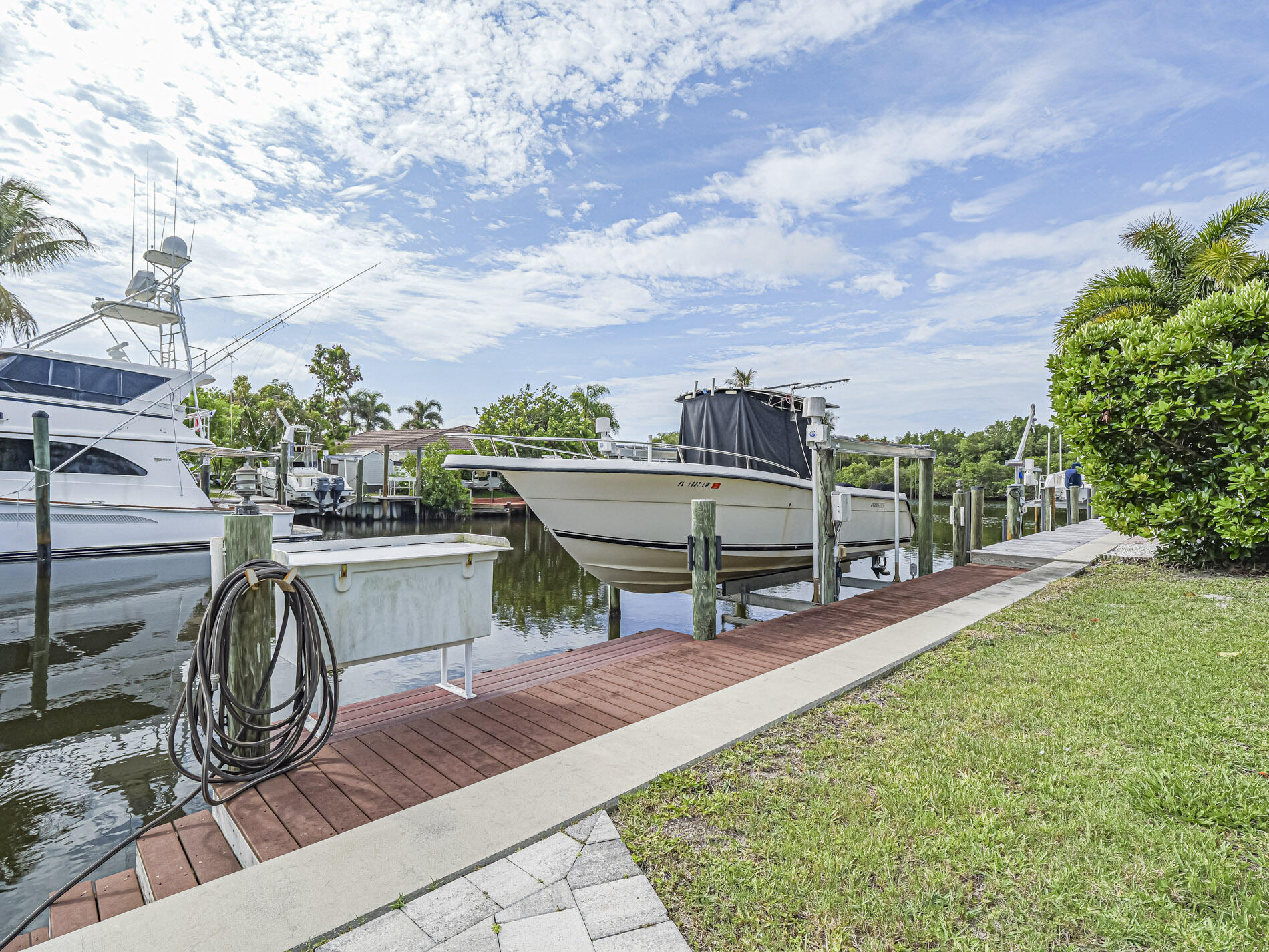 QUEEN'S COVE UNIT 2 - Residential