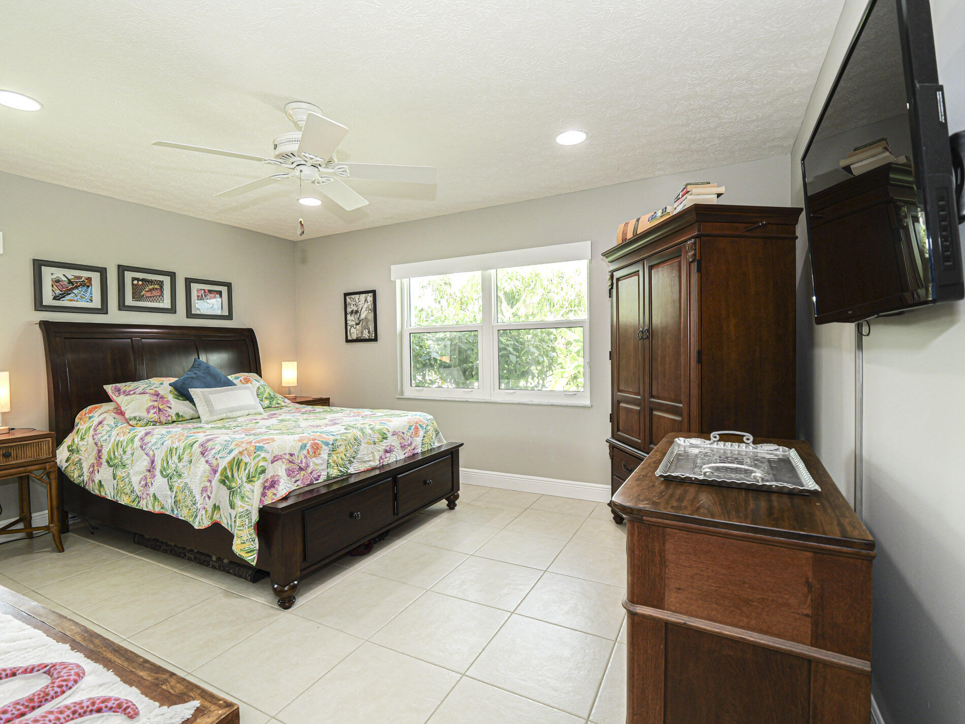 QUEEN'S COVE UNIT 2 - Residential