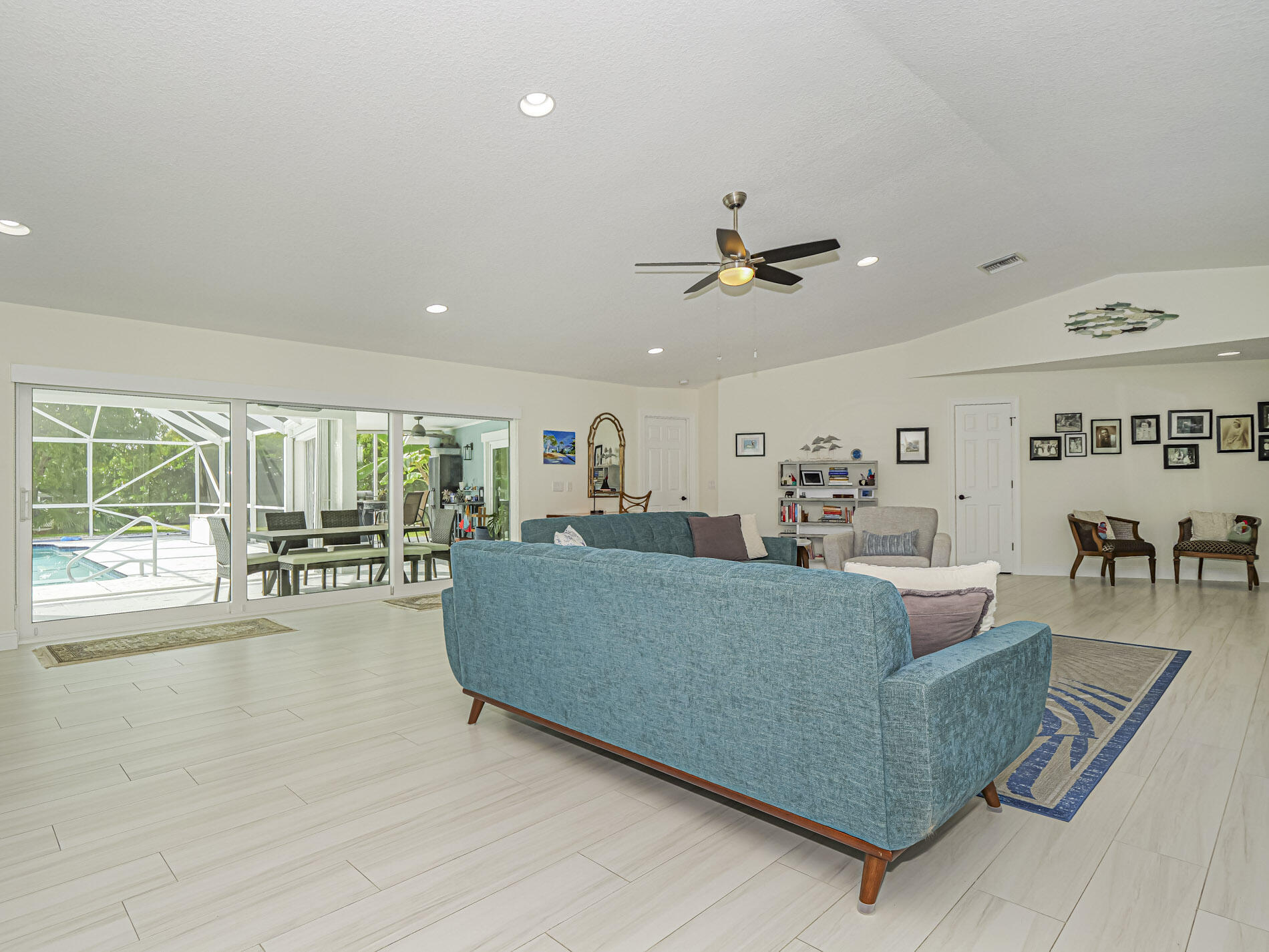 QUEEN'S COVE UNIT 2 - Residential