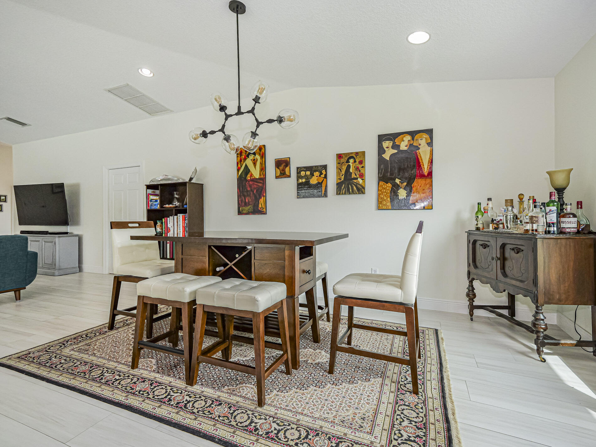 QUEEN'S COVE UNIT 2 - Residential