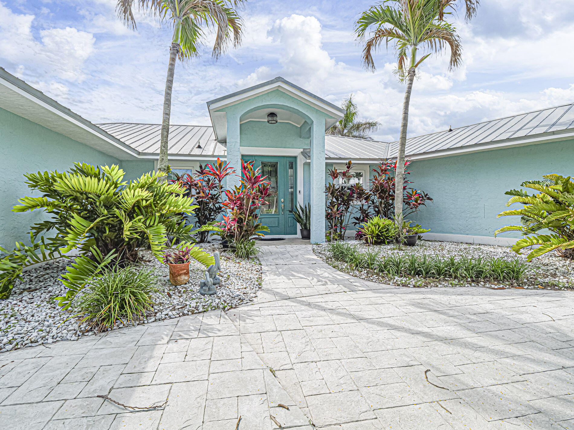 QUEEN'S COVE UNIT 2 - Residential