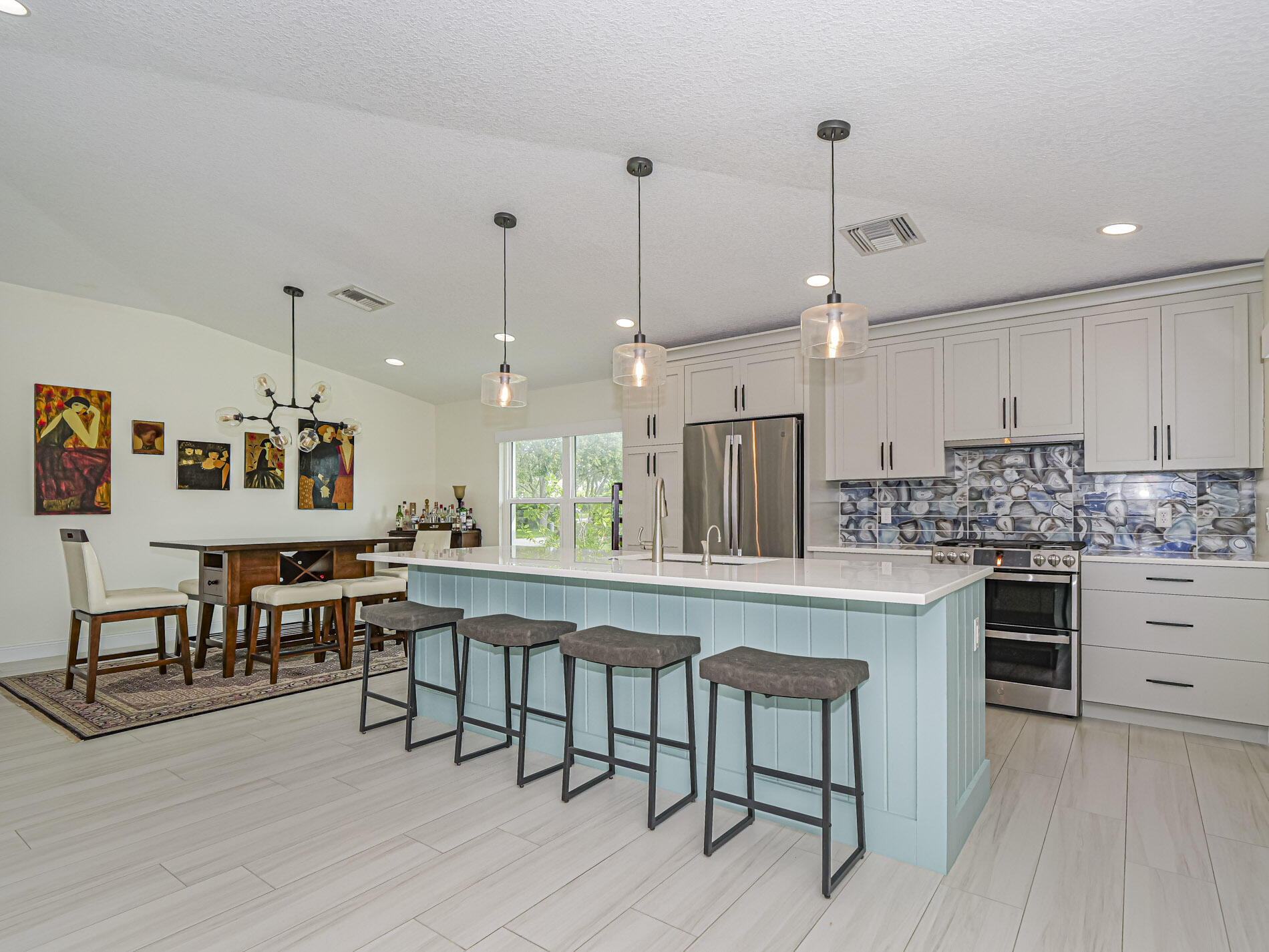QUEEN'S COVE UNIT 2 - Residential