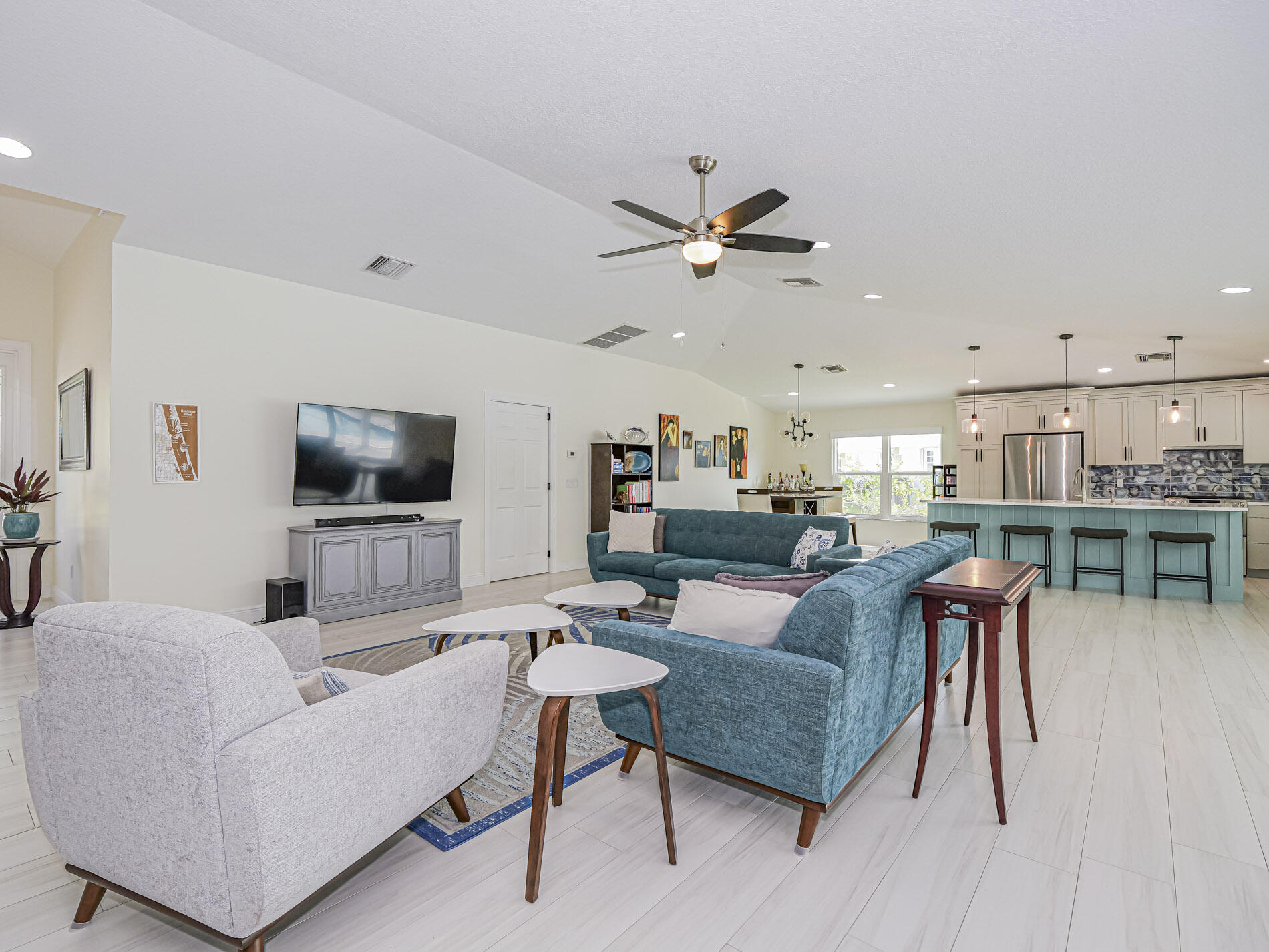 QUEEN'S COVE UNIT 2 - Residential