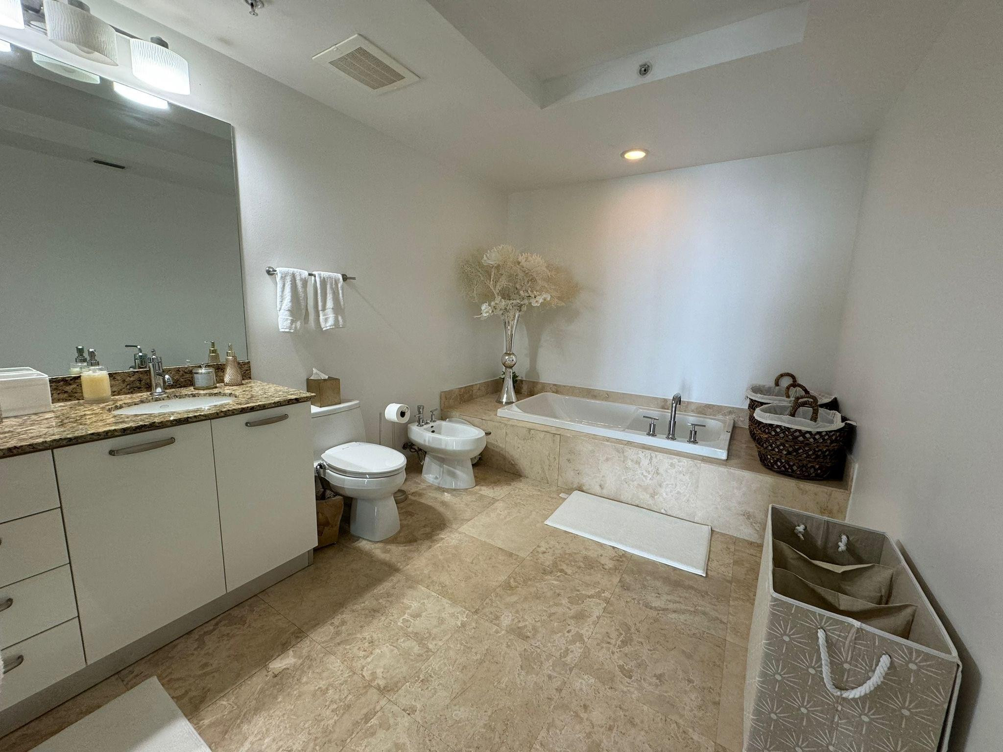 Luna Ocean Residences Con - Residential Lease