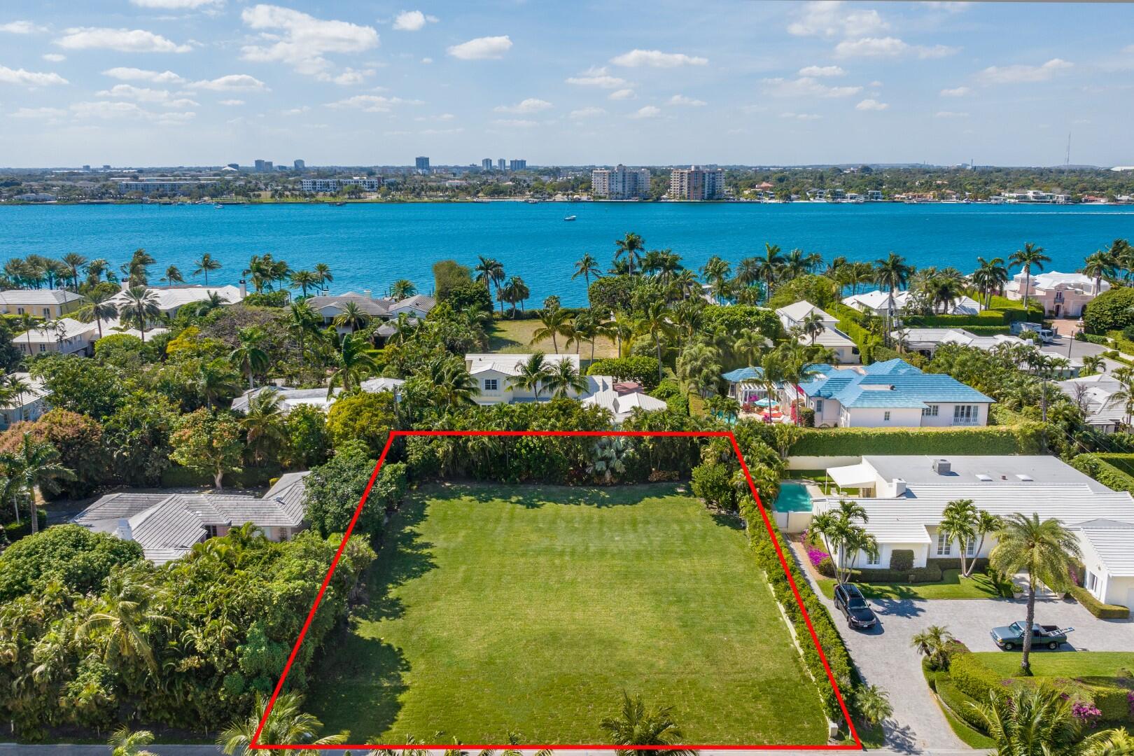 Fantastic 150' X 117' +/- lot in the Near North End. Just two houses from the Lake Trail. Excellent opportunity to build your Palm Beach dream home!