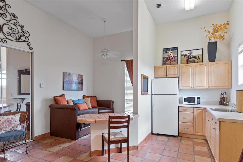 PALM BEACH POINT - Residential
