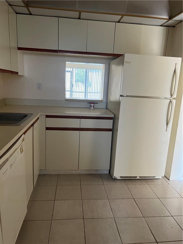 VERSAILLES GARDENS CONDO - Residential
