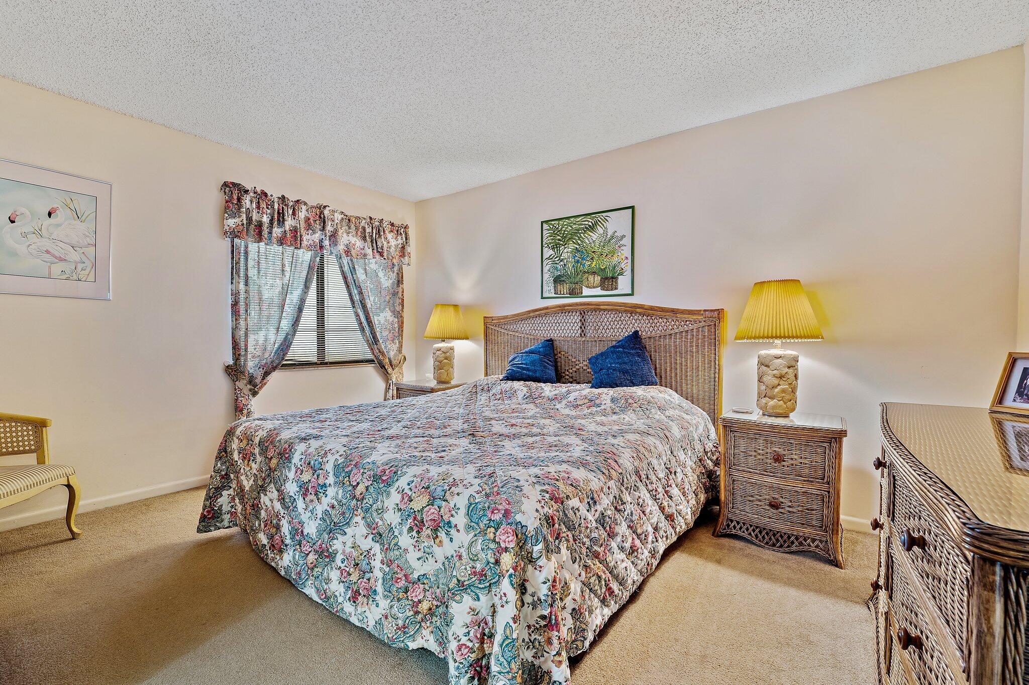 SEA RISE CONDO - Residential