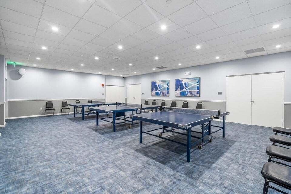 HUNTINGTON LAKES - Residential