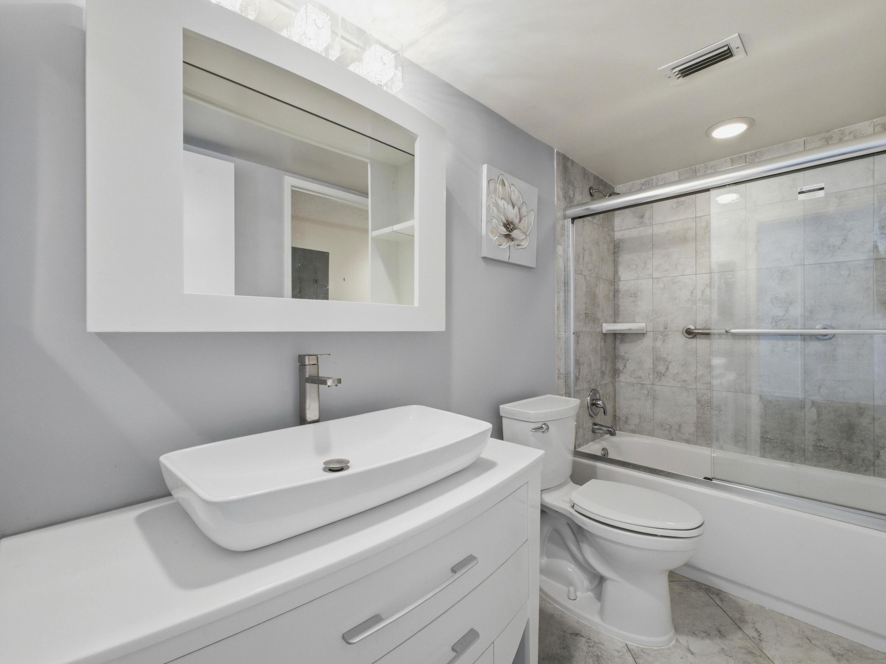 HUNTINGTON LAKES - Residential