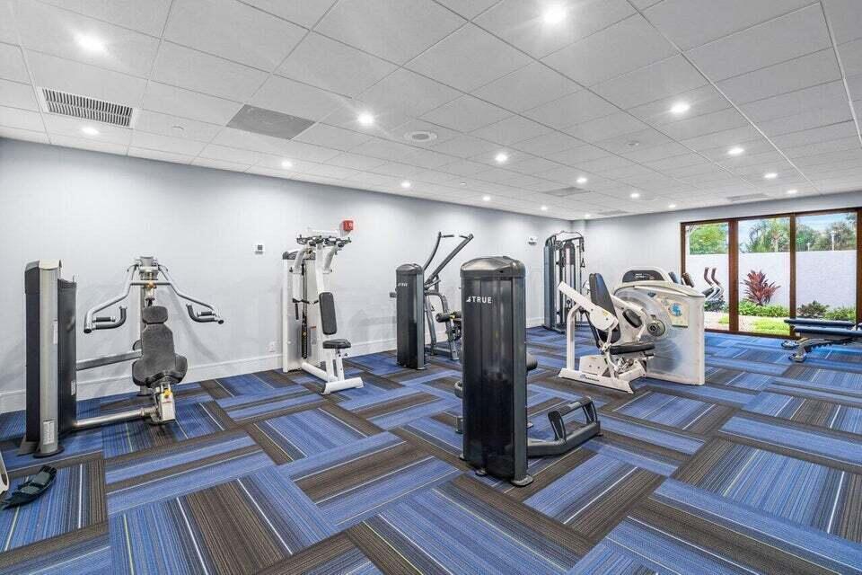 HUNTINGTON LAKES - Residential