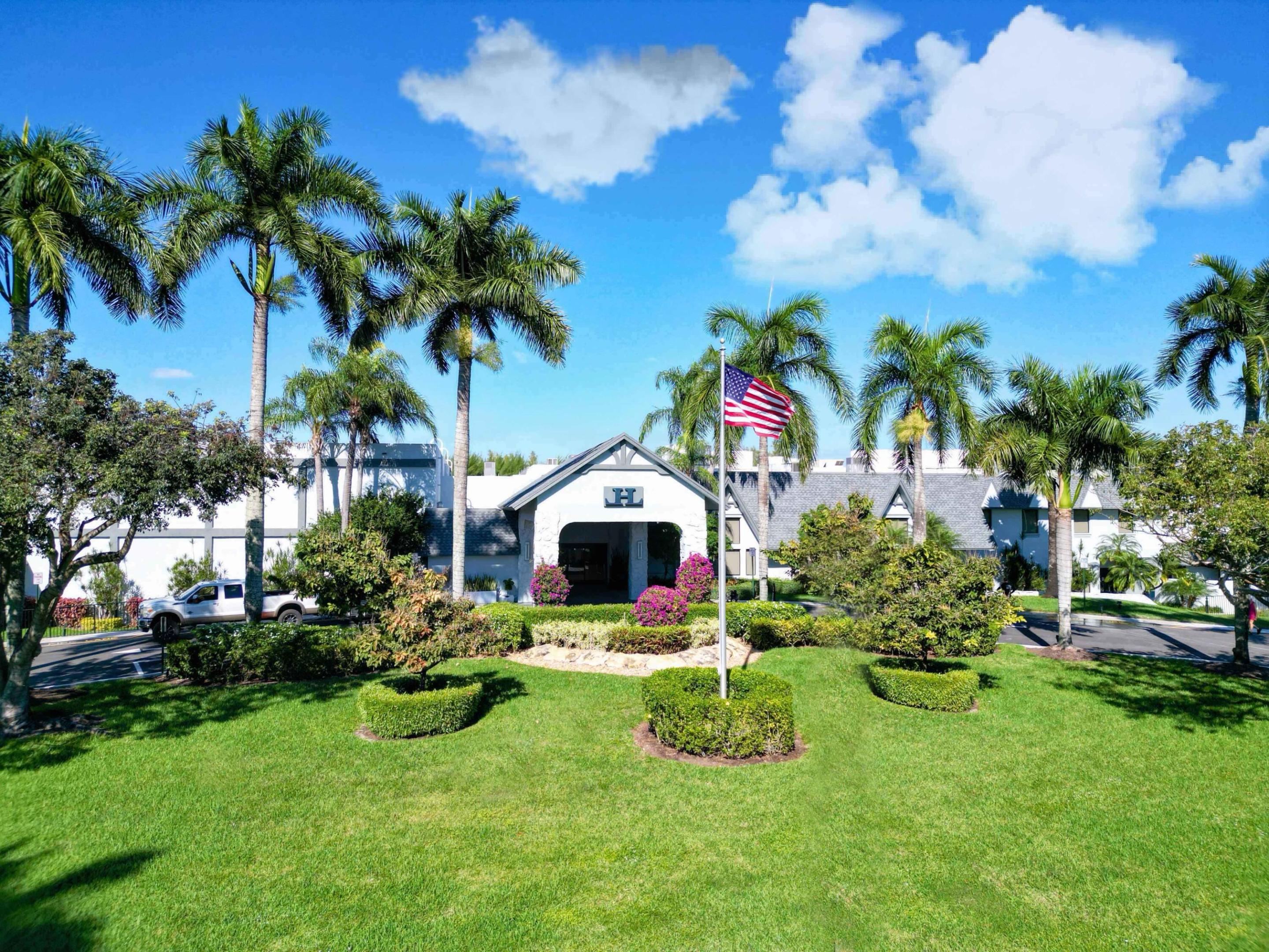 HUNTINGTON LAKES - Residential
