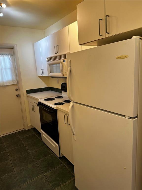 HYACINTH HOUSE CONDO - Residential
