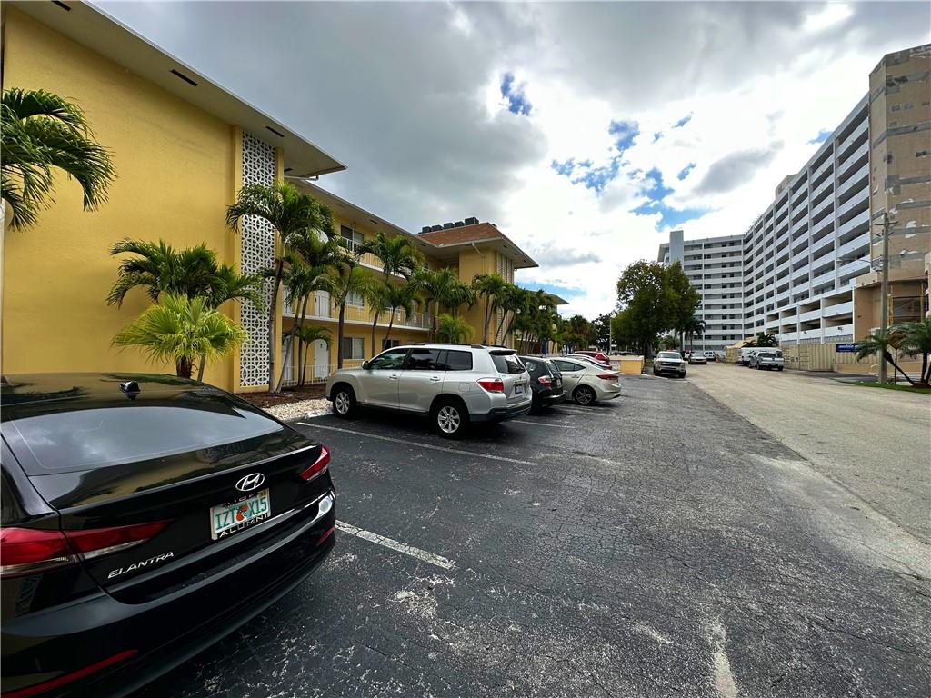 HYACINTH HOUSE CONDO - Residential